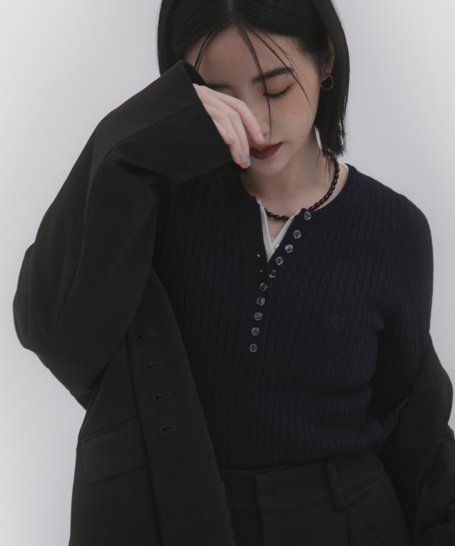 SENSE OF PLACE by URBAN RESEARCH「『洗濯可』シシュウヘンリーネックミニケーブルセーター」|ニット・セーター|