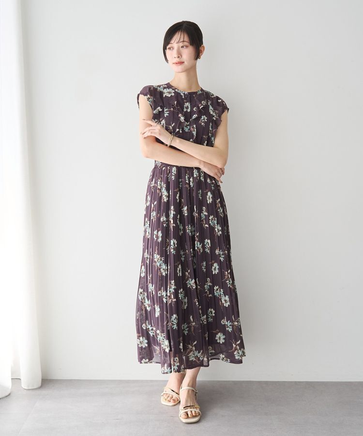 YECCA VECCA「フラワー柄フリルプリーツワンピース」|ワンピース|Brown