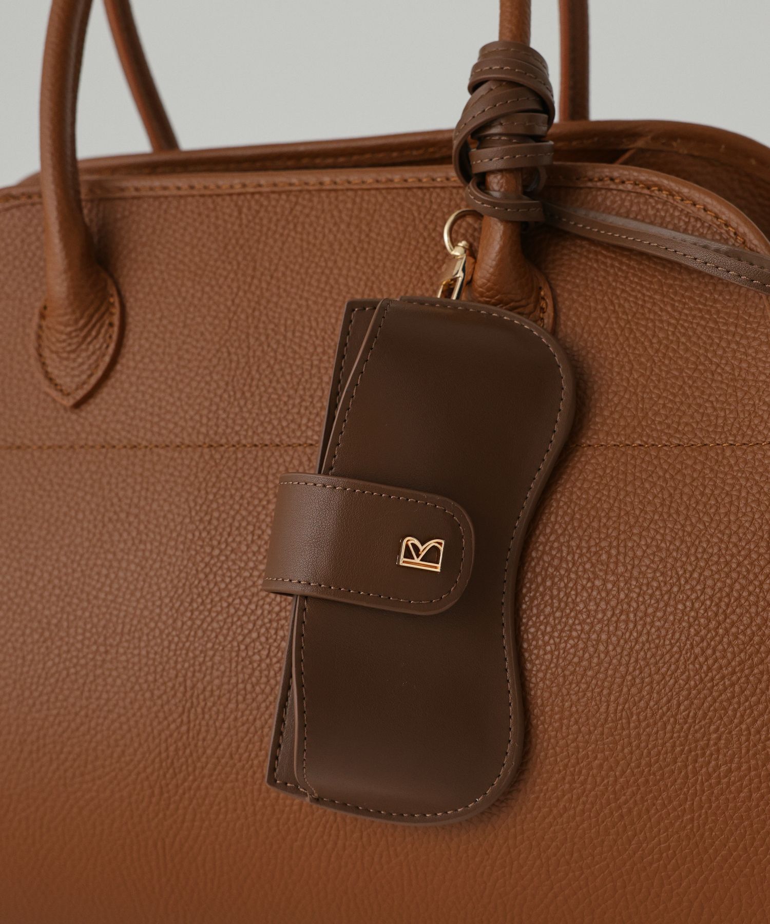 BABYLONE「サングラスケース」|ストラップ|ﾌﾞﾗｳﾝ