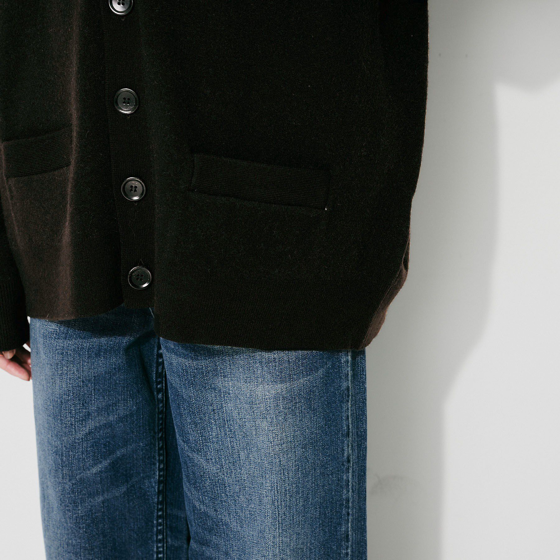 UNTITLED「【St．Johns 3rd Club】ロゴVネック カーディガン」|カーディガン|