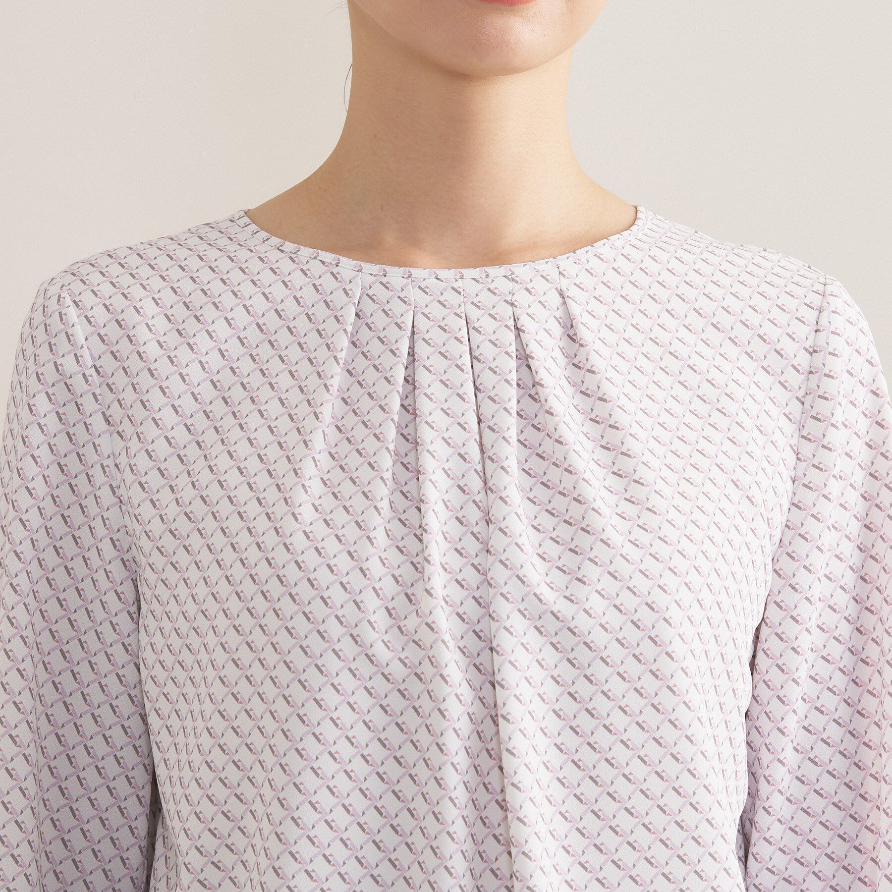 INDIVI「【セレモニー／洗える／透けにくい】ダイヤ柄プリントブラウス」|シャツ・ブラウス|