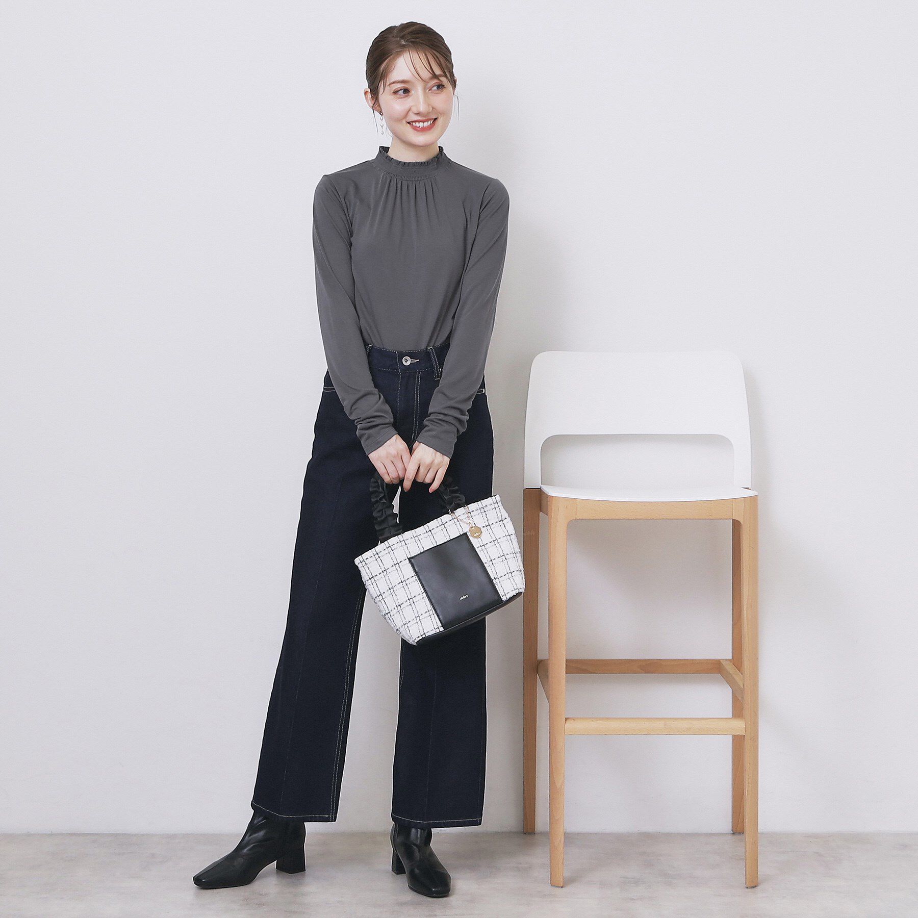 index「シャーリングデザイントップス【洗濯機OK/吸湿発熱】」|Tシャツ・カットソー|