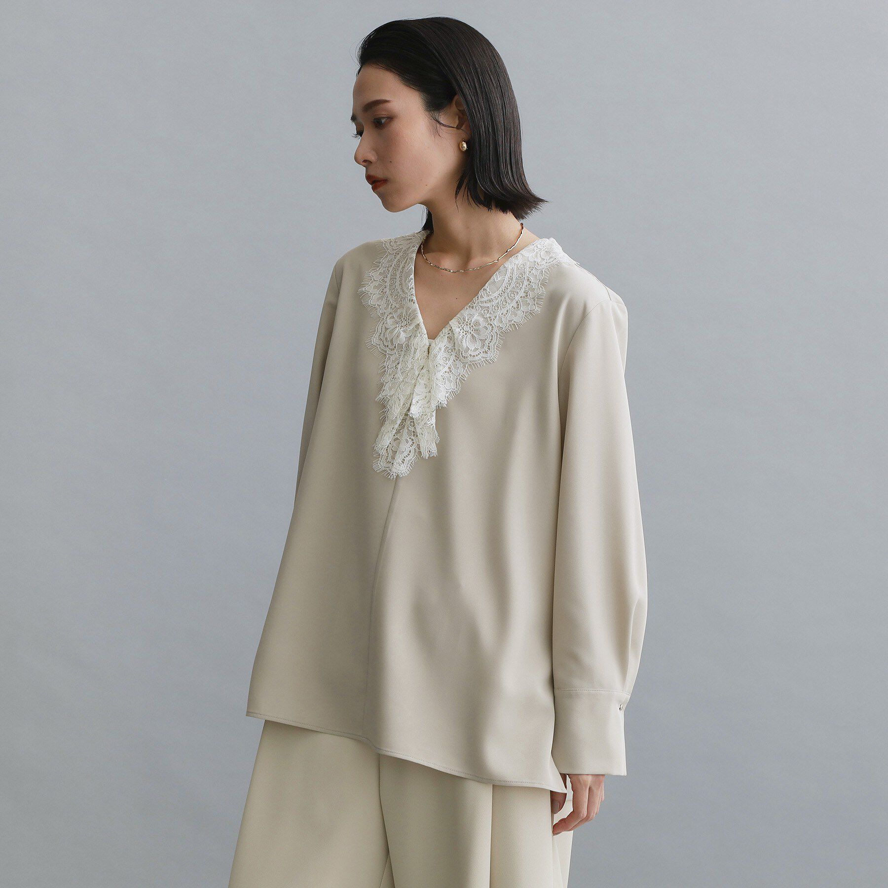 OPAQUE.CLIP「【es】ヒゲレースVネックブラウス【洗濯機OK】」|シャツ・ブラウス|