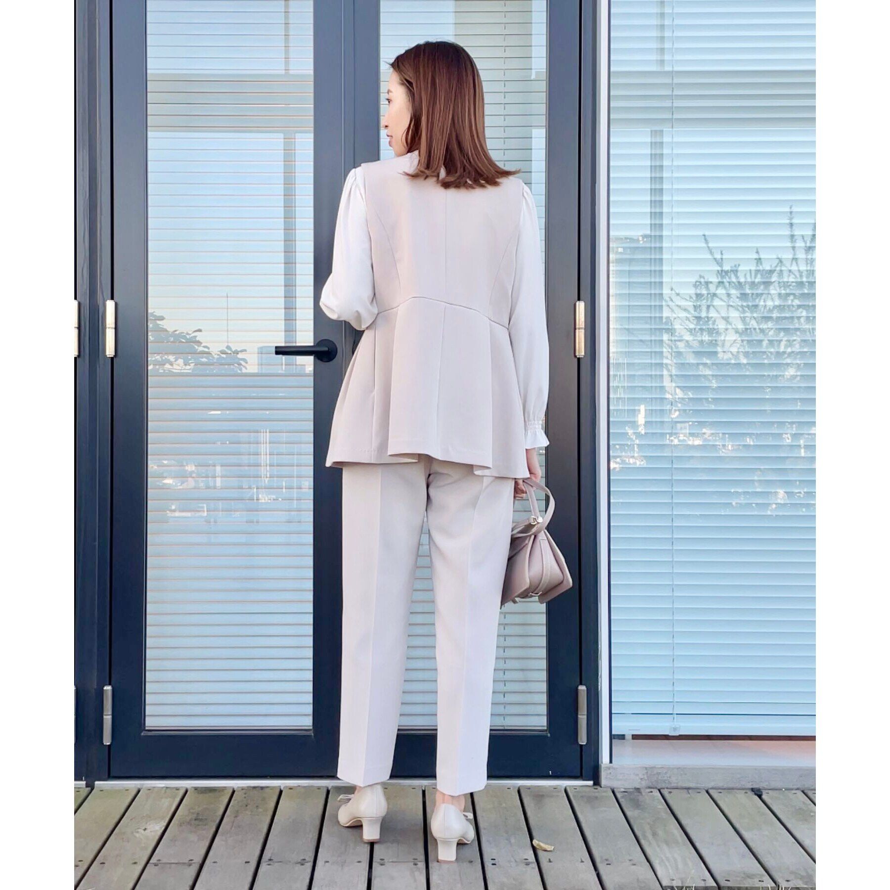 Couture broach「【セレモニーシーン/ON・OFF使える】ダブルクロスペプラムジレ」|ベスト・ジレ|