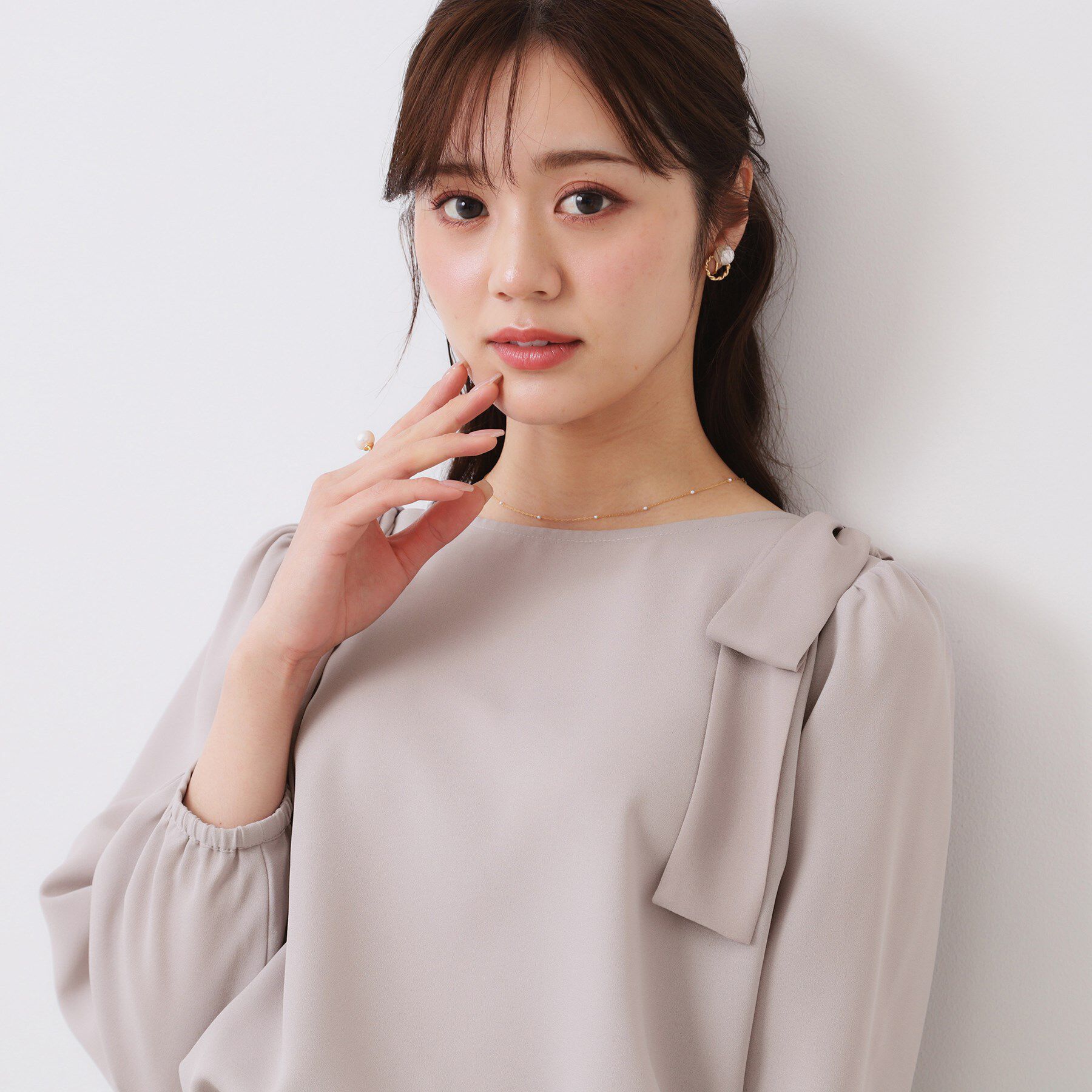 Couture broach「【フェミニン・通勤】肩リボンシフォンブラウス」|シャツ・ブラウス|
