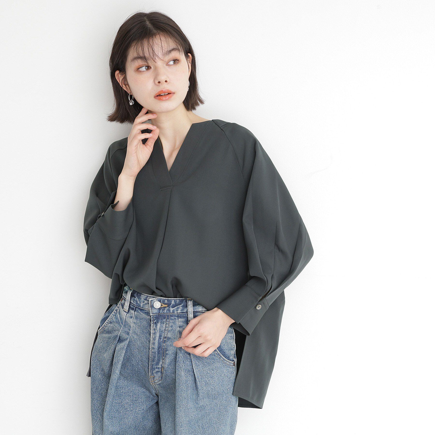 THE SHOP TK「ブラウス見えカットソー【洗える】」|シャツ・ブラウス|スミクロ(018)