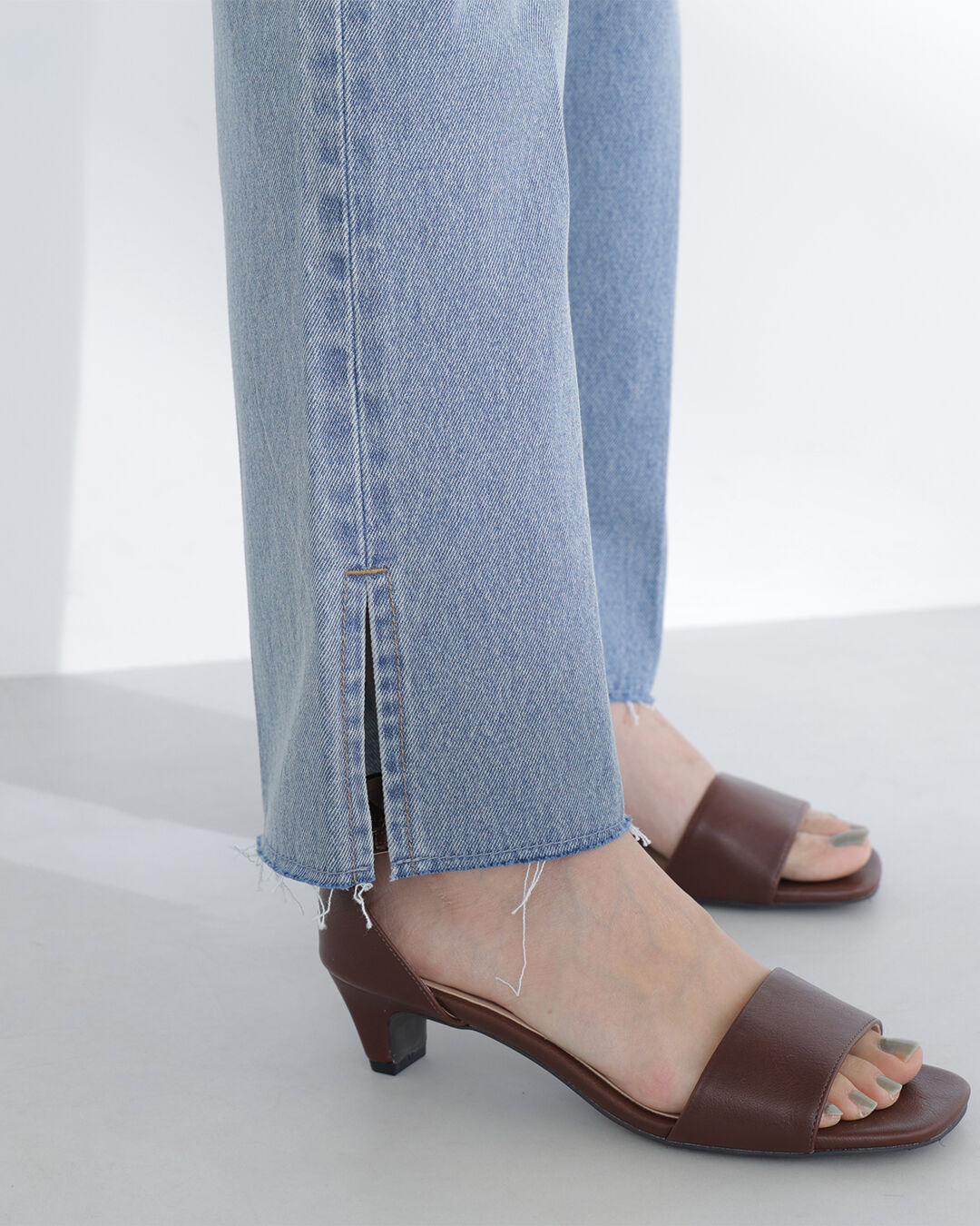  「サイドスリットストレートデニムパンツ」|その他|