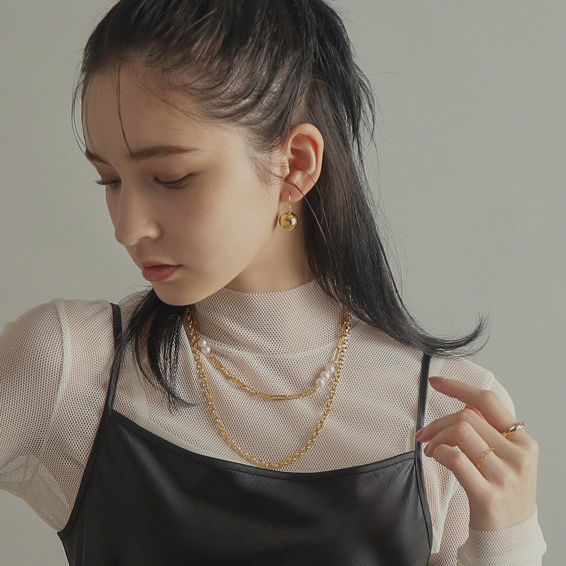 COCOSHNIK ONKITSCH「シルバー フラットケーブルチェーン パールステーションネックレス GP」|ネックレス|