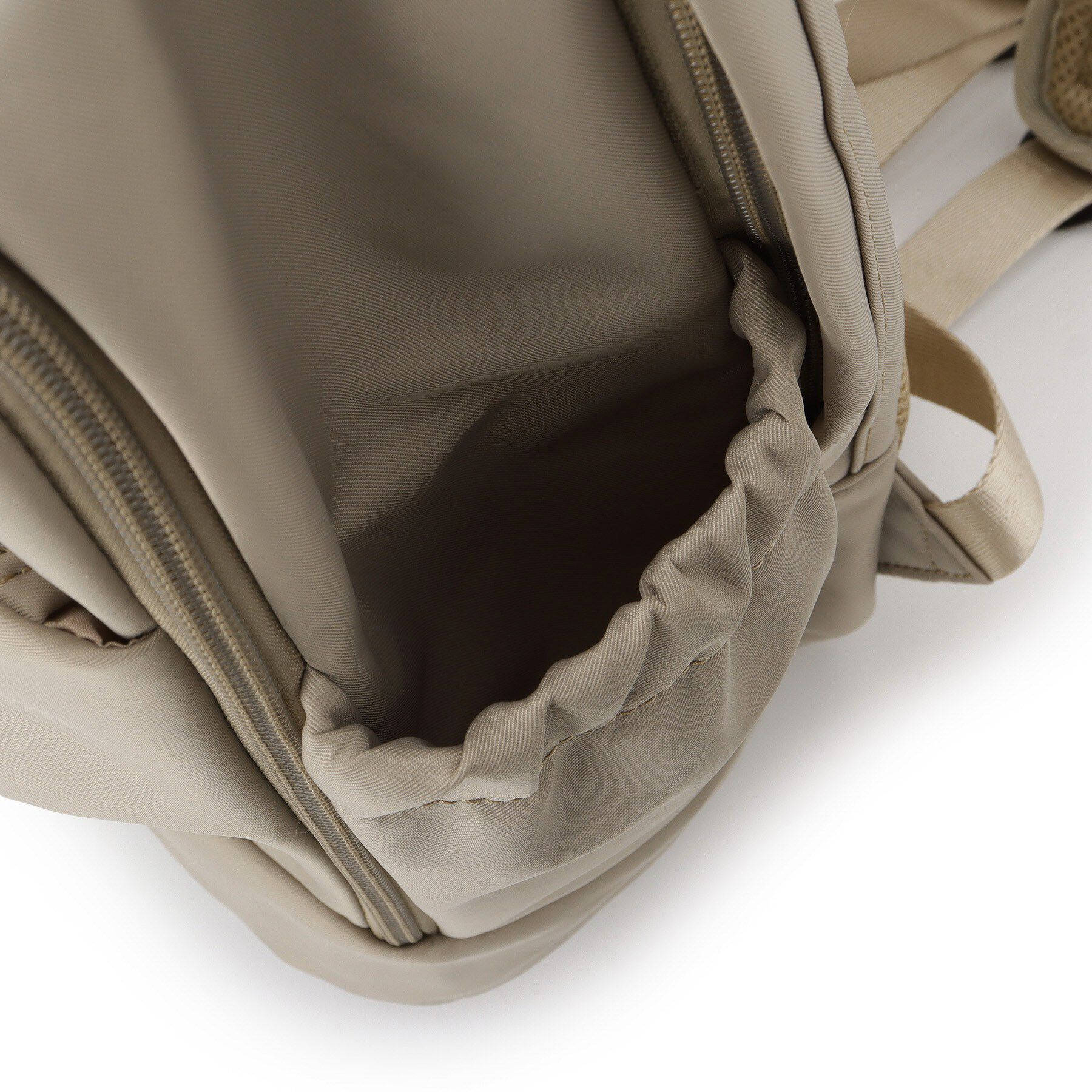 ITS&rsquo;DEMO「＜人間工学＞リュック」|リュック|