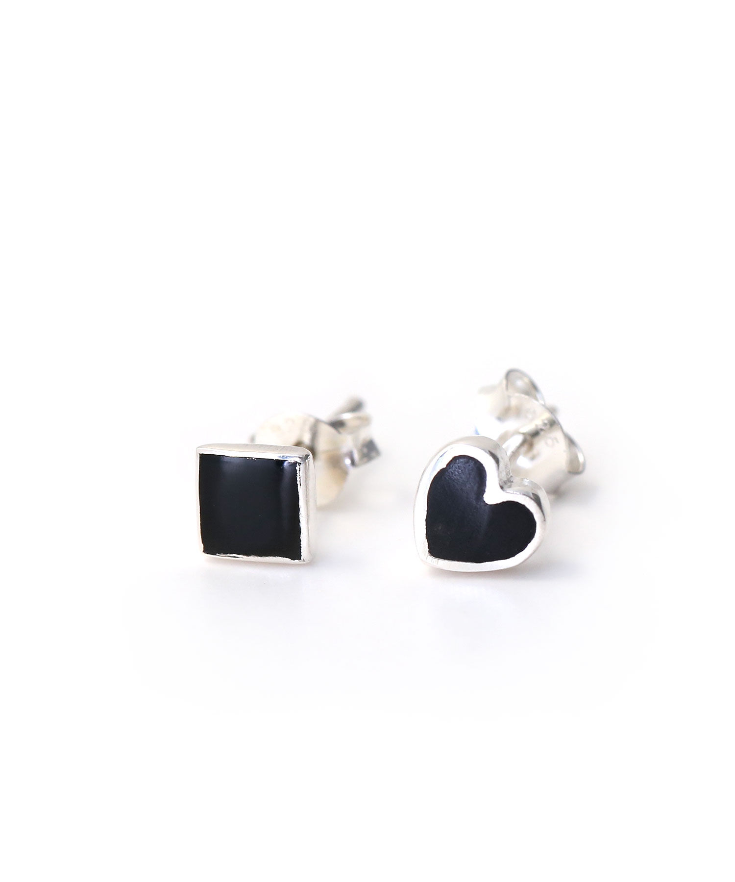  「[silver925]ミニスタッドピアス オニキス〈金属アレルギー対応〉」|ピアス|