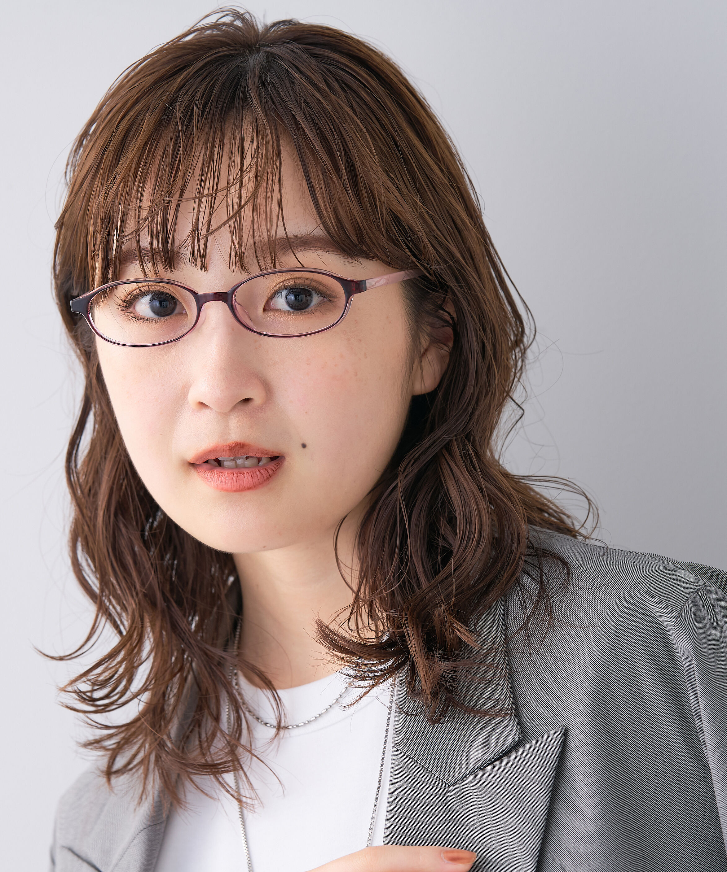  「オーバル型 リーディンググラス｜Zoff Reading Glasses（レッド）老眼鏡 フィット感のあるオーバルフレーム」|メガネ|