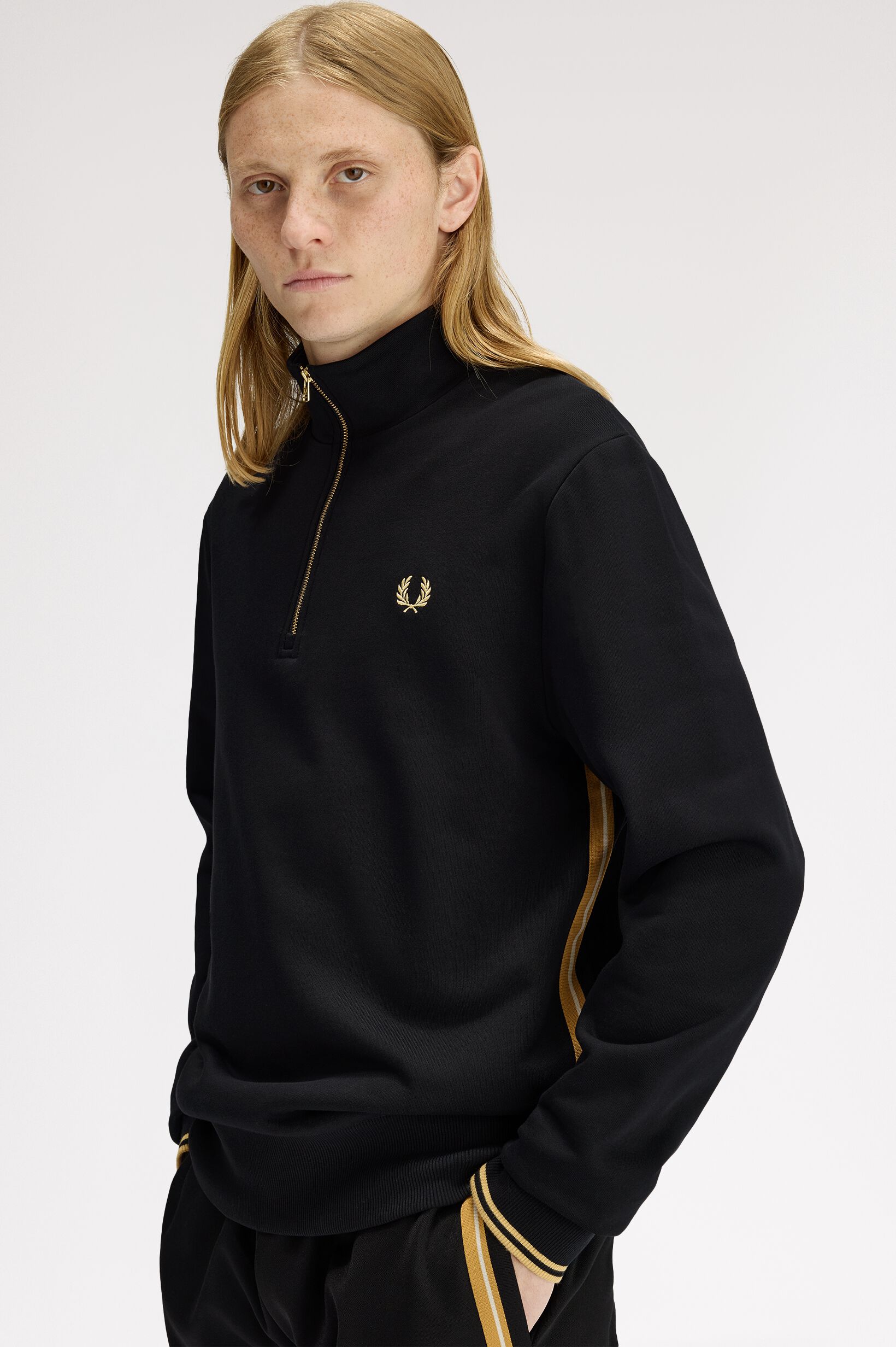 FRED PERRY 「Stripe Tape Half Zip Sweatshirt」|スウェット・ジャージ|BLACK