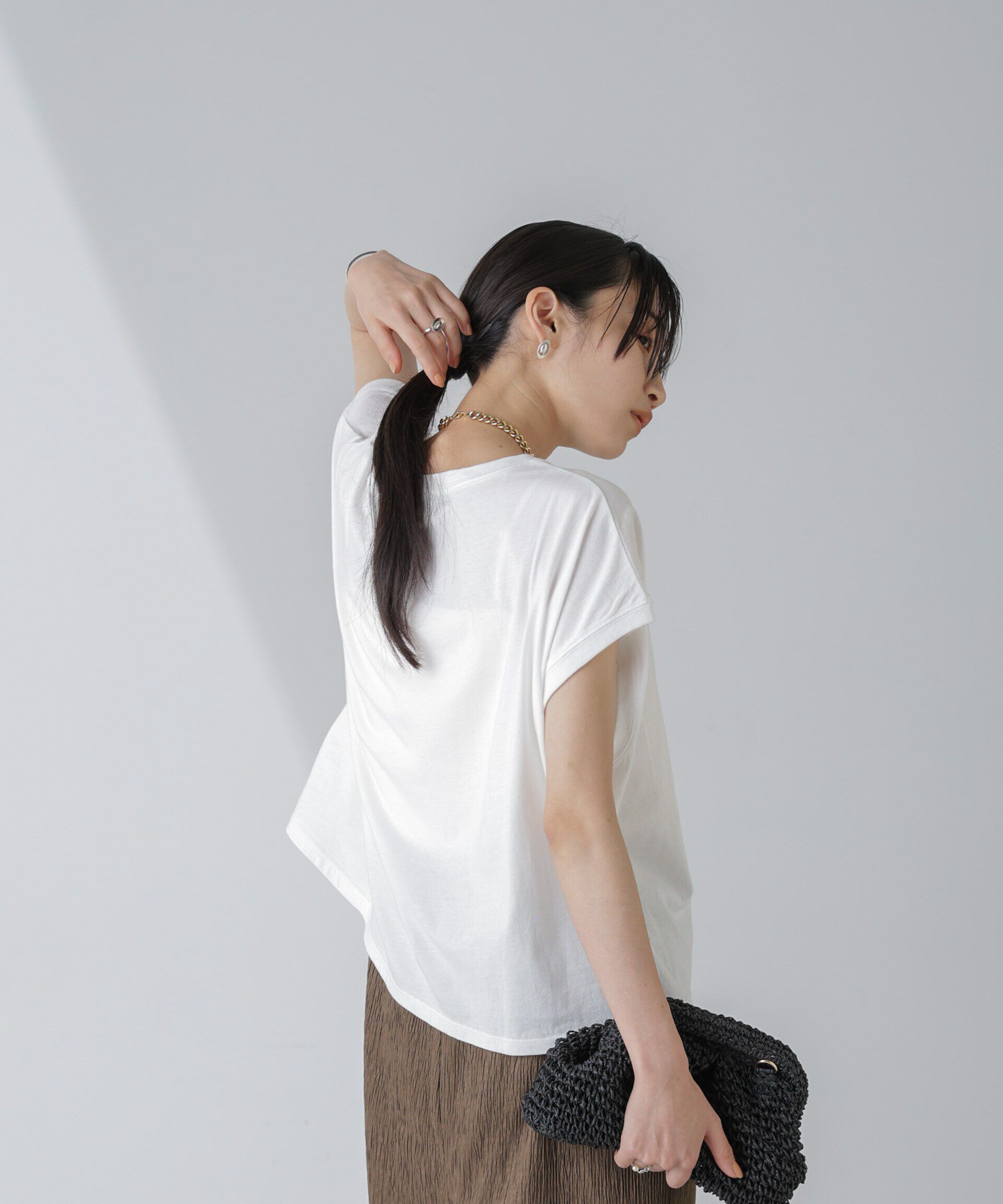 nano･universe「フロッキーロゴノースリーブクロップドトップス」|Tシャツ・カットソー|