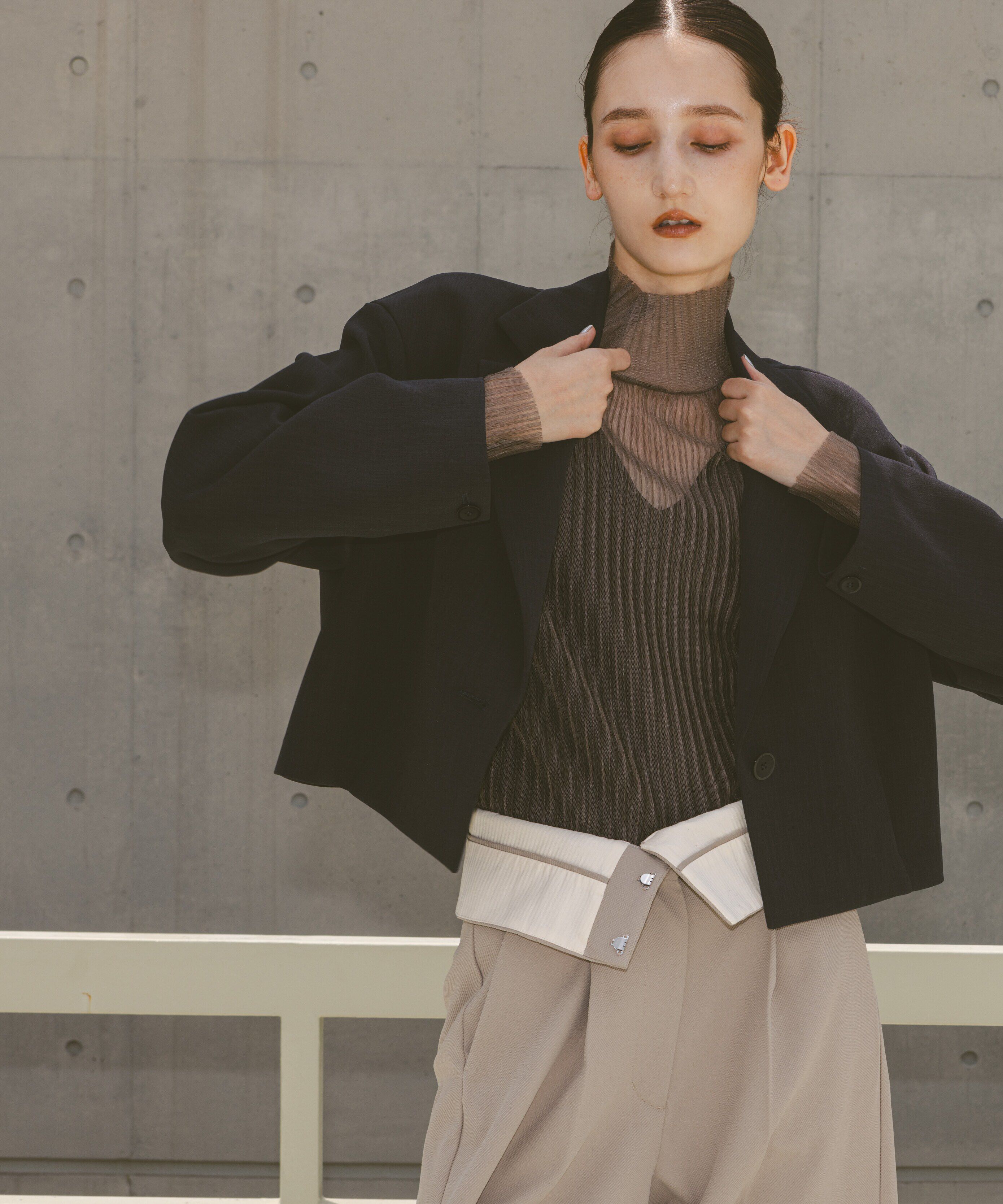 nano･universe「Reflax(R)ダブルクロスショートジャケット」|テーラードジャケット|チャコール3