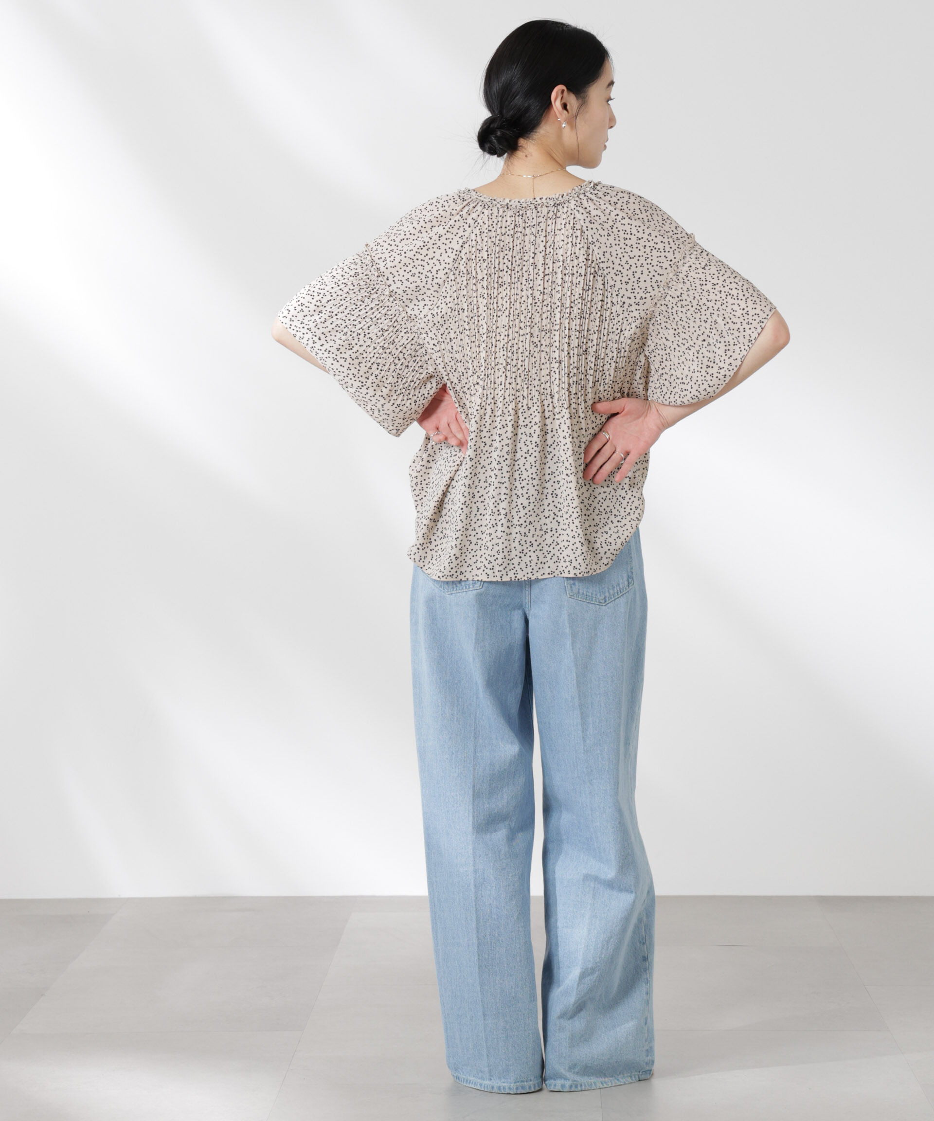 nano･universe「ランダムドットプリーツブラウス」|シャツ・ブラウス|
