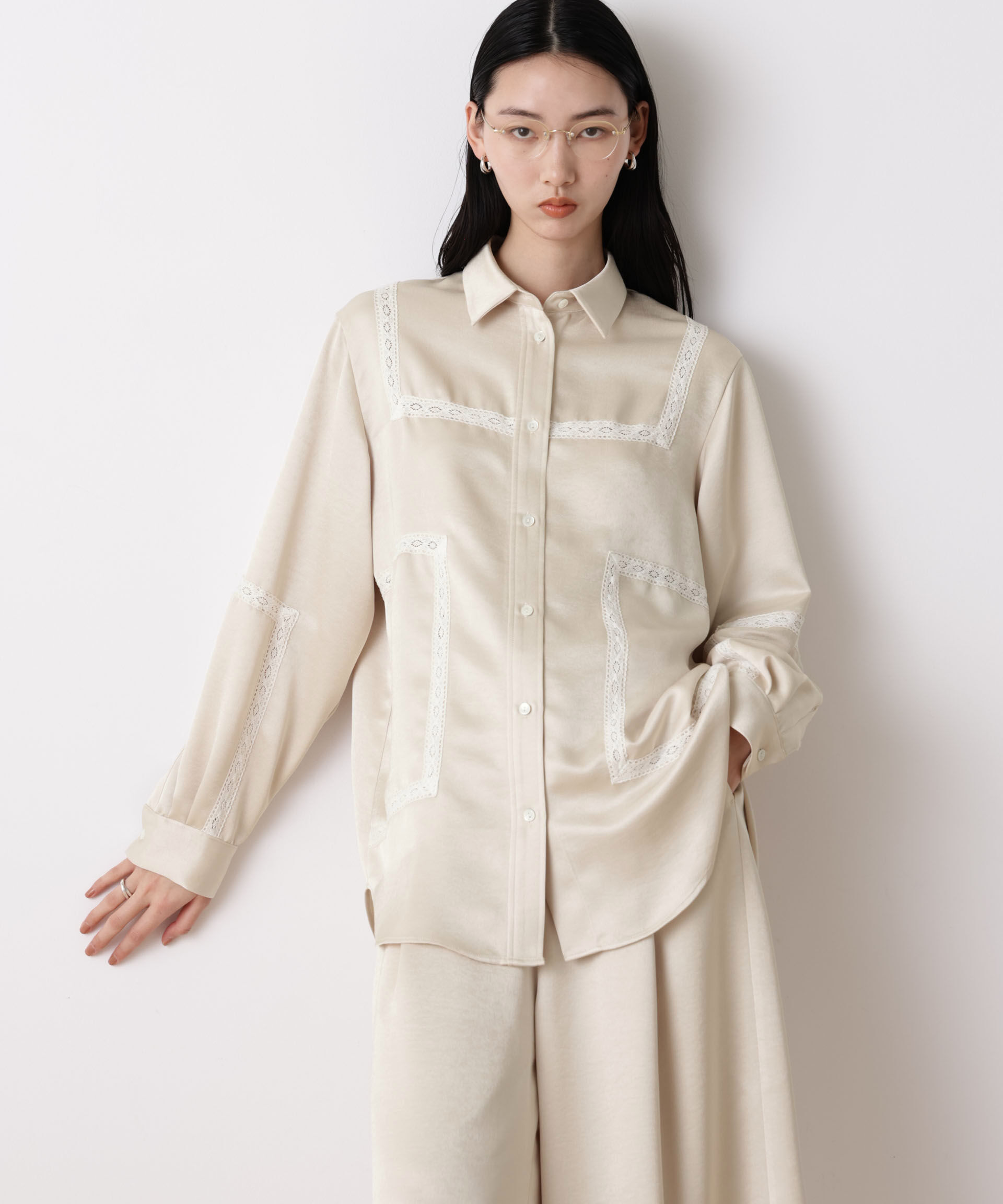 nano･universe「「STEVELOUR」サテンレーストリミングブラウス(セットアップ可)」|シャツ・ブラウス|