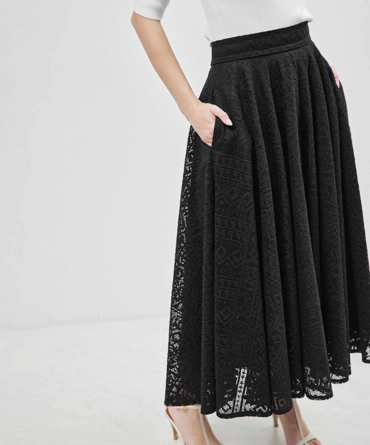 ROPE「ジオメトリックレースフレアスカート【セットアップ対応】【雑誌掲載】【メディア掲載】」|スカート|