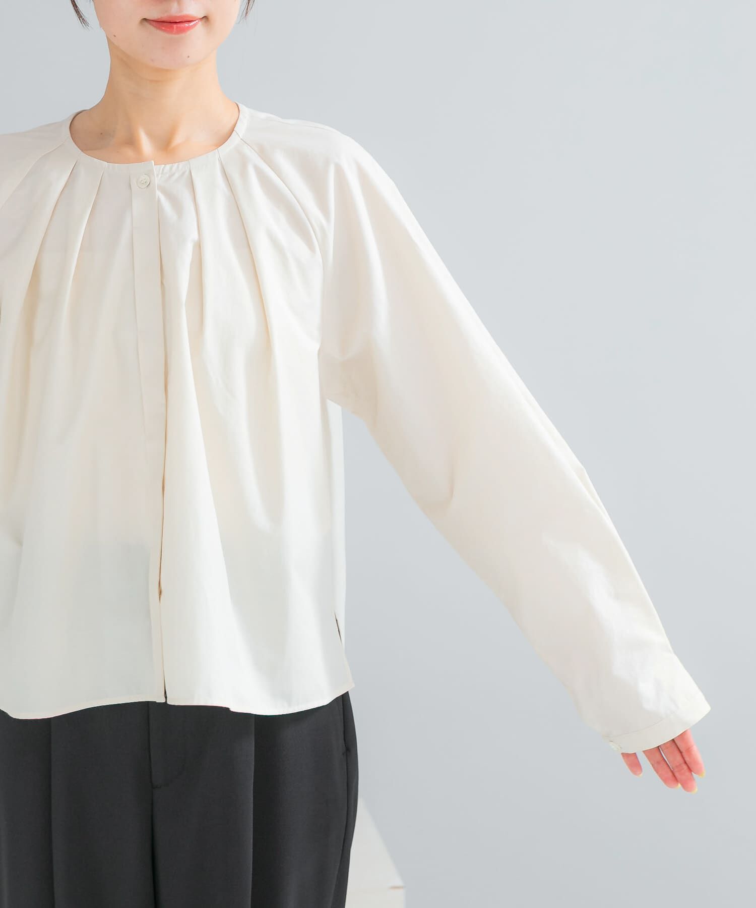 URBAN RESEARCH ROSSO「タックボリュームショートシャツブラウス」|シャツ・ブラウス|