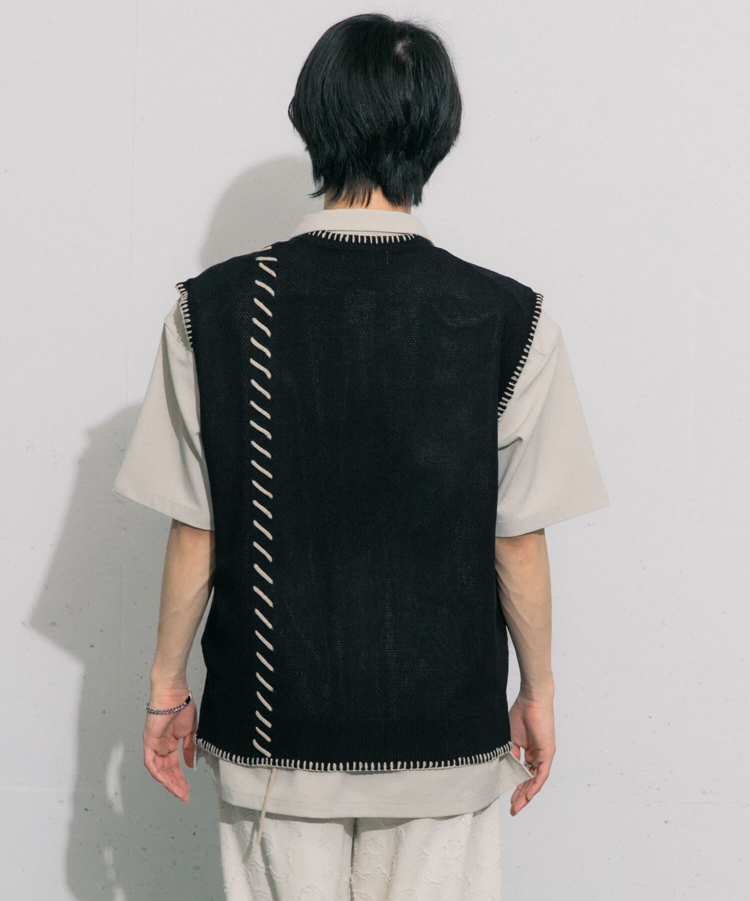 SENSE OF PLACE by URBAN RESEARCH「ブランケットステッチVネックベスト」|ベスト・ジレ|