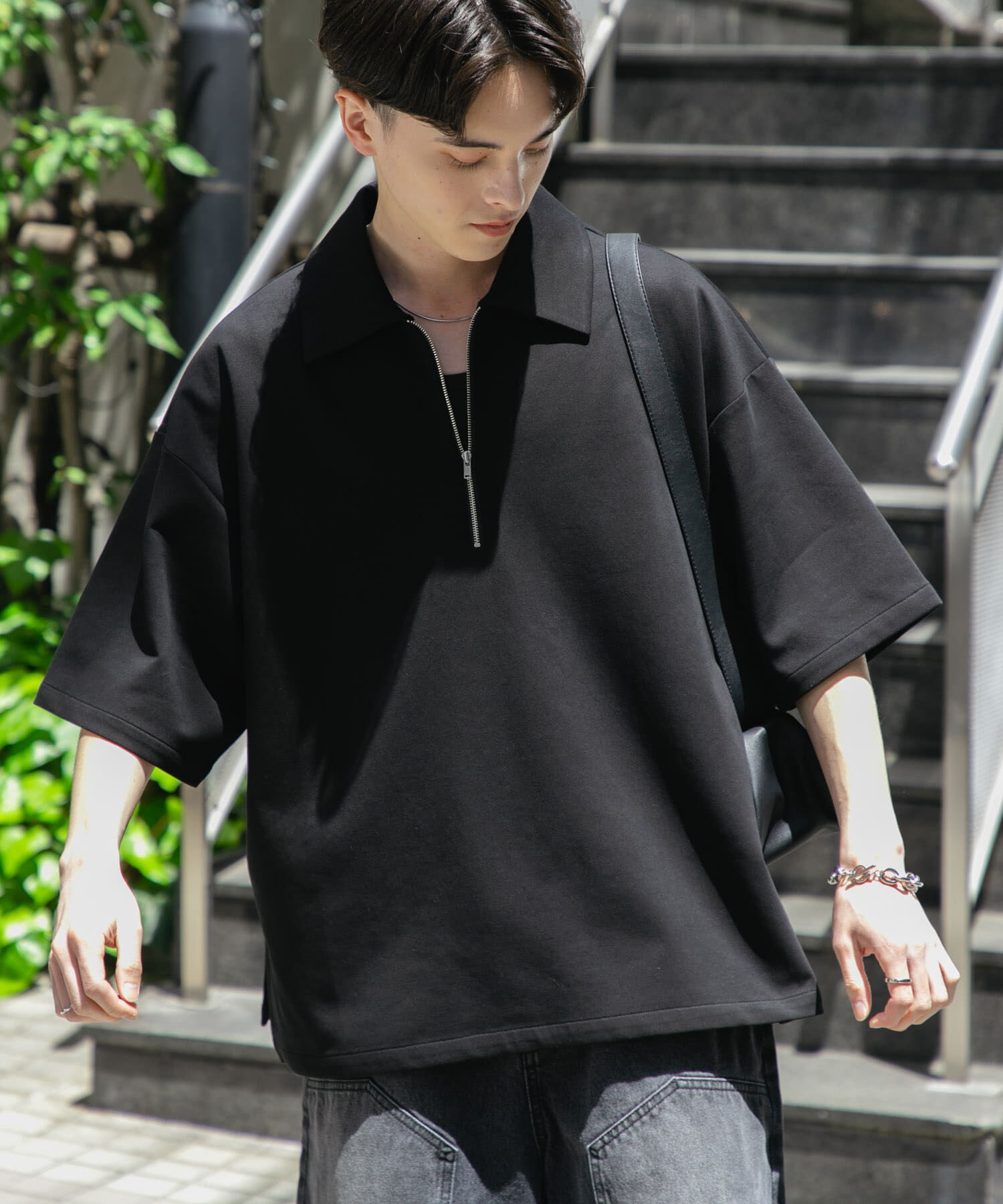 SENSE OF PLACE by URBAN RESEARCH「『ユニセックス』ダンボールポンチハーフジップショートスリーブTシャツ」|Tシャツ・カットソー|ブラック