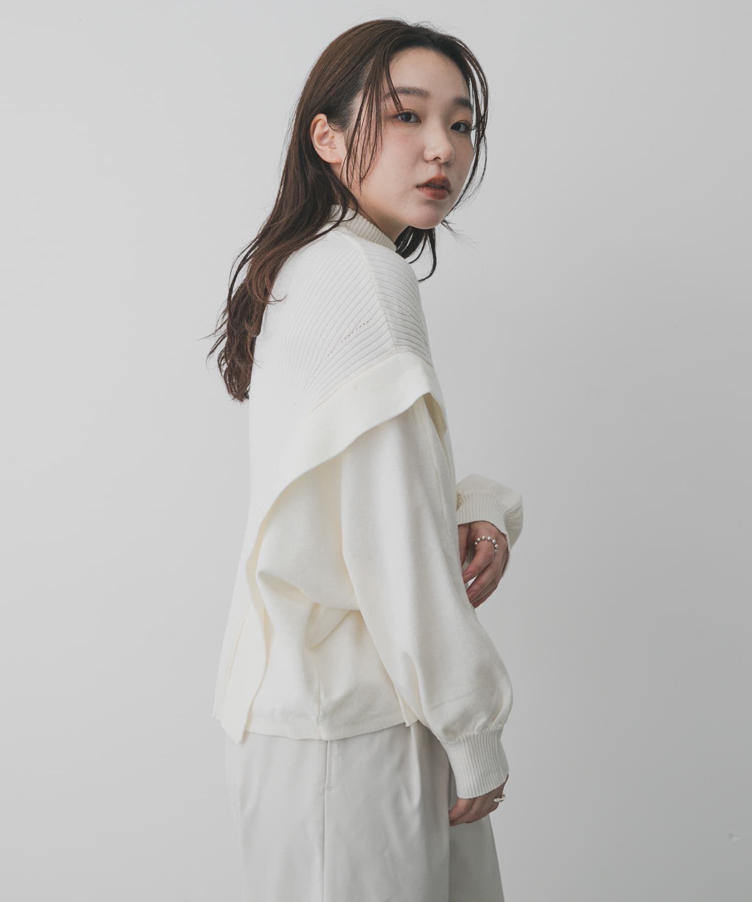 SENSE OF PLACE by URBAN RESEARCH「『一部WEB限定カラー』ストレッチショルダータックセーター」|ニット・セーター|