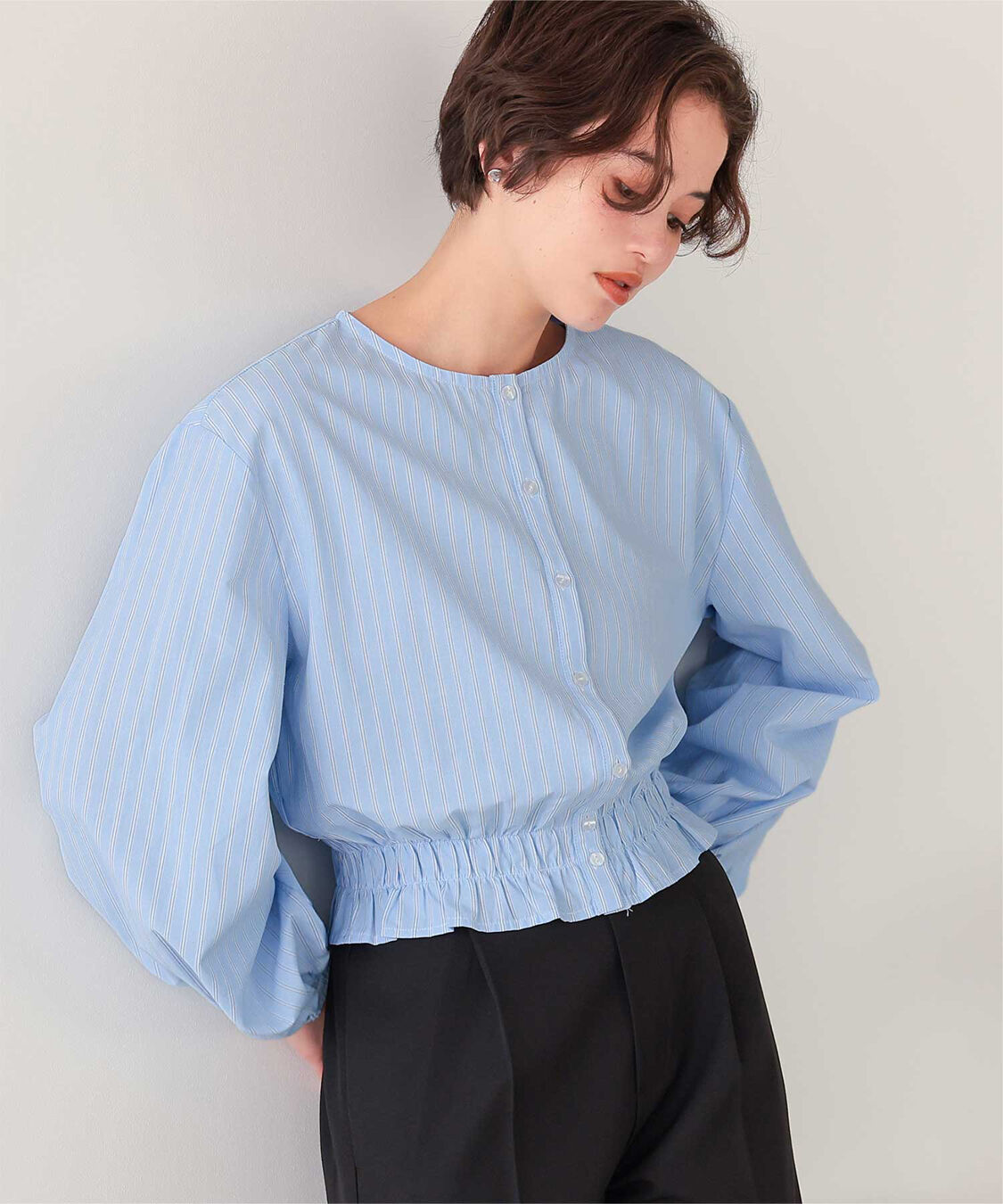 titivate「クルーネック裾シャーリングブラウス」|シャツ・ブラウス|