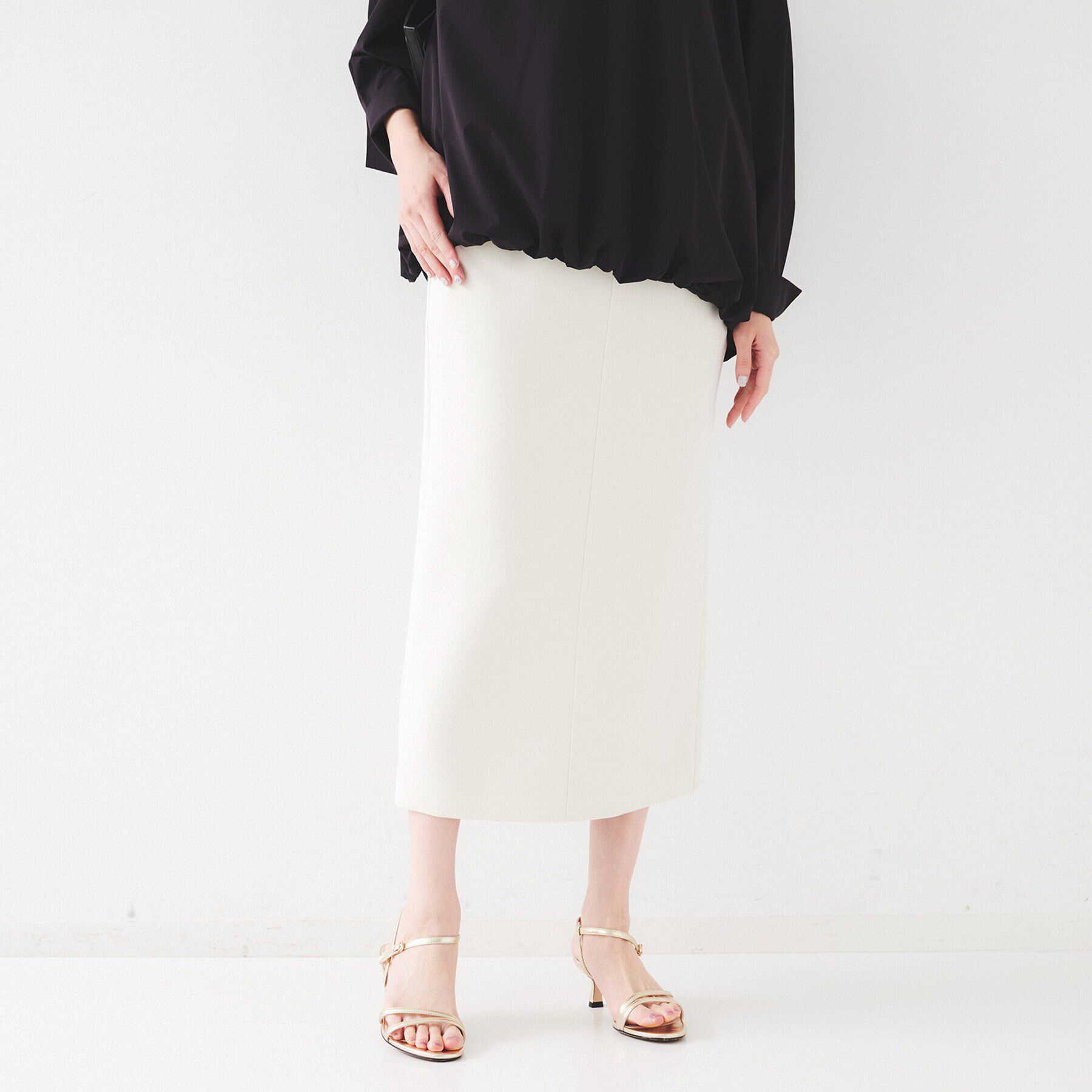 UNTITLED「【後ろウエストゴム/洗える】ストレッチ ナロースカート」|スカート|