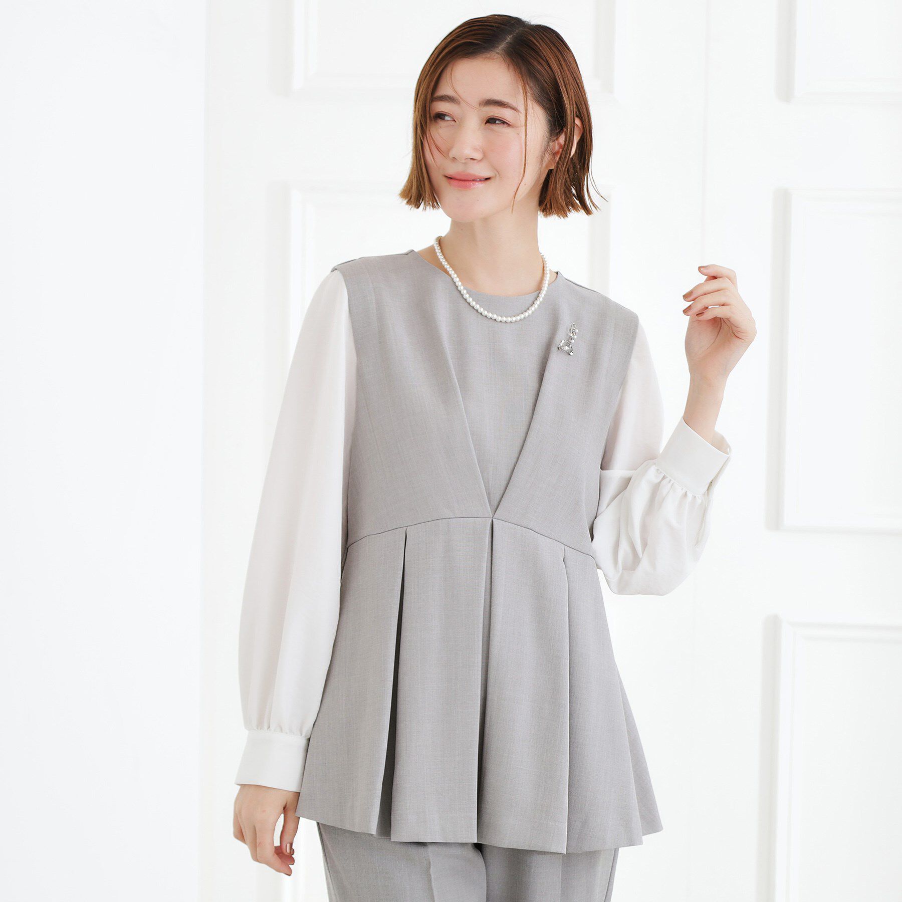 grove「【マシンウォッシュ/防シワ】袖ドッキングペプラムブラウス【着回しカセット】」|シャツ・ブラウス|