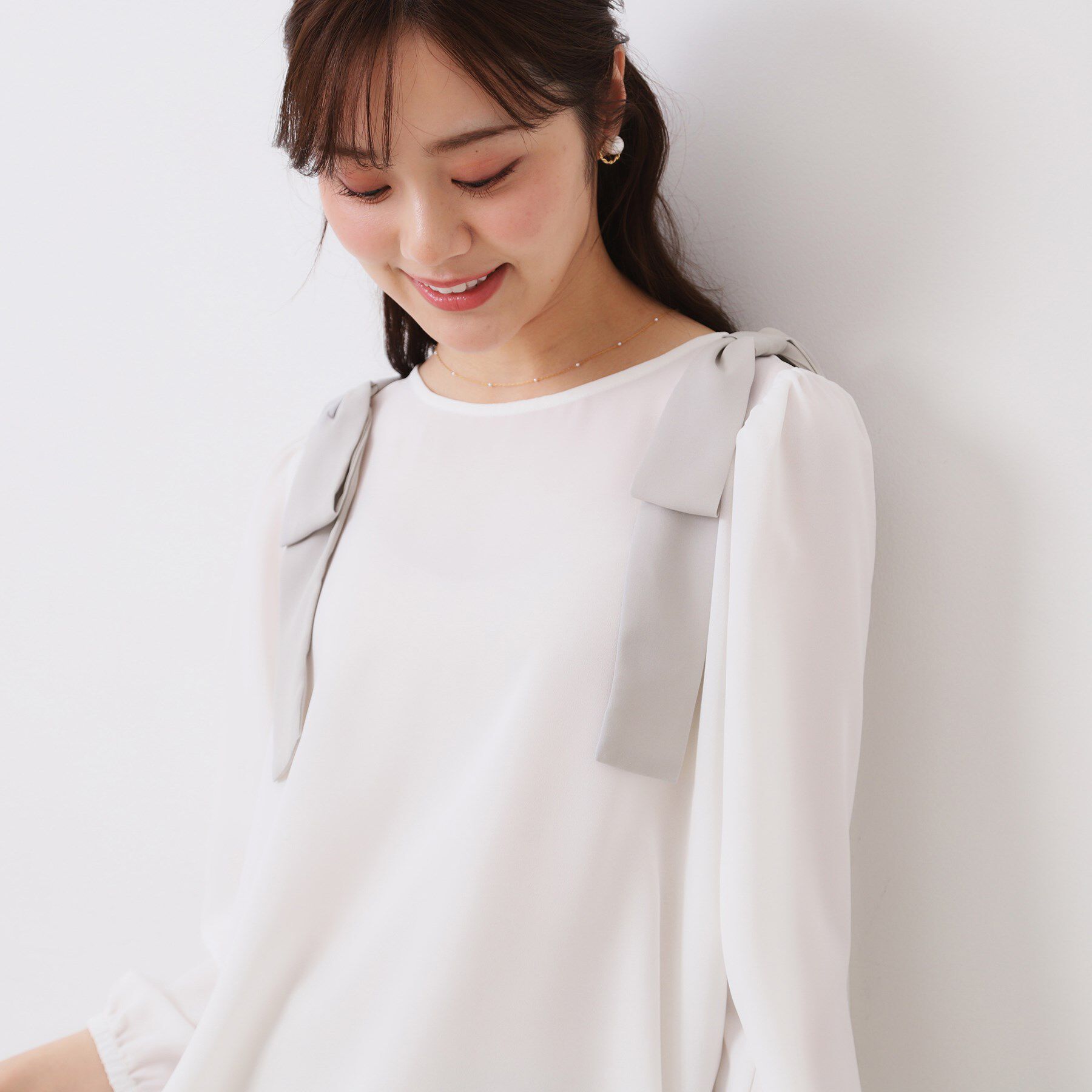 Couture broach「【フェミニン・通勤】肩リボンシフォンブラウス」|シャツ・ブラウス|