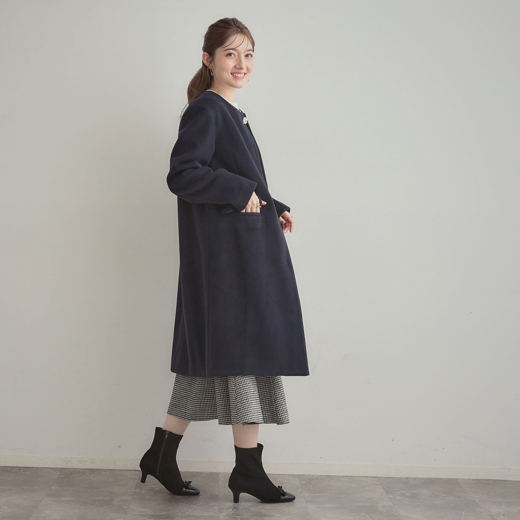 Couture broach「【通勤/ビジューブローチ付き】ノーカラー ロングコート」|ノーカラーコート|