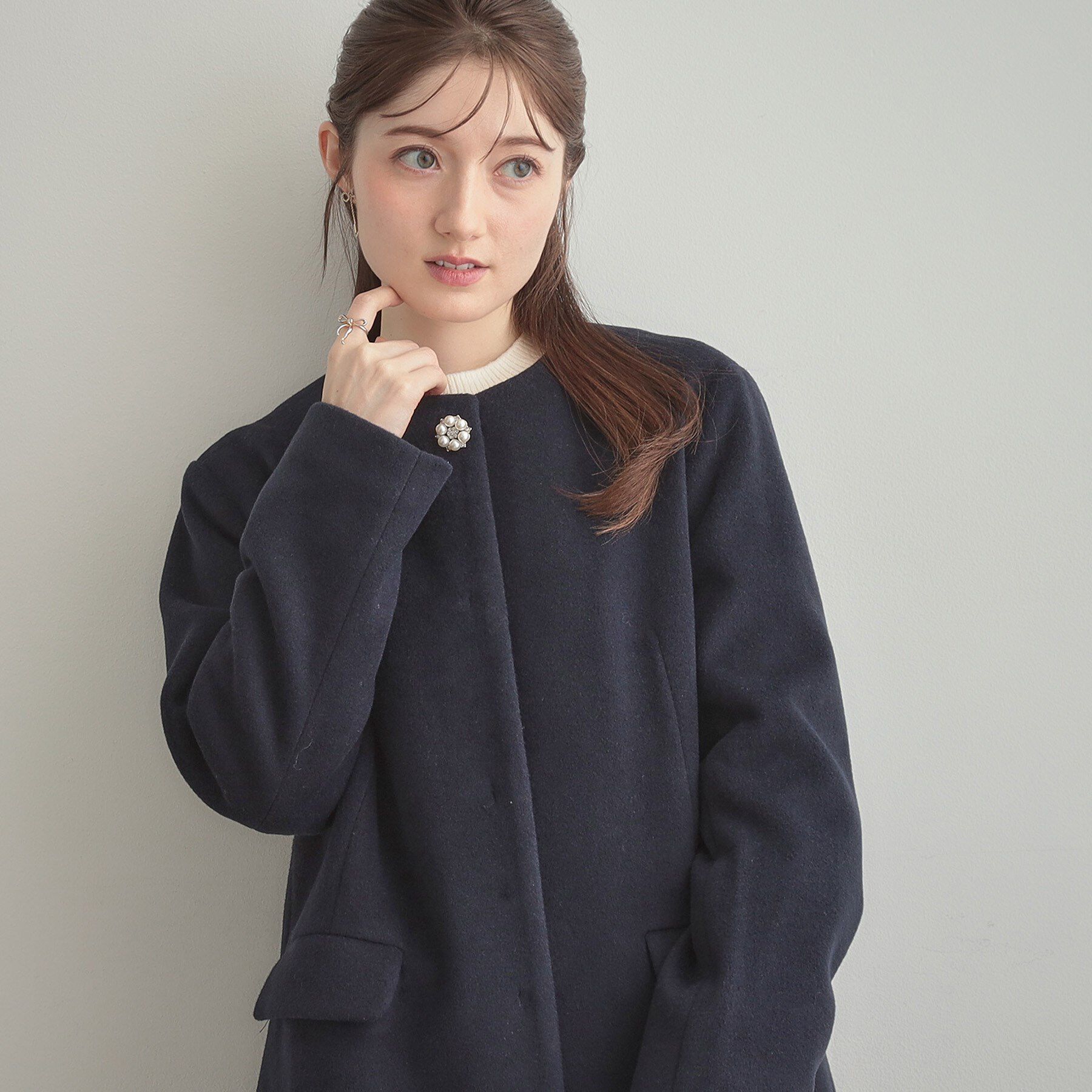 Couture broach「【通勤/ビジューブローチ付き】ノーカラー ロングコート」|ノーカラーコート|