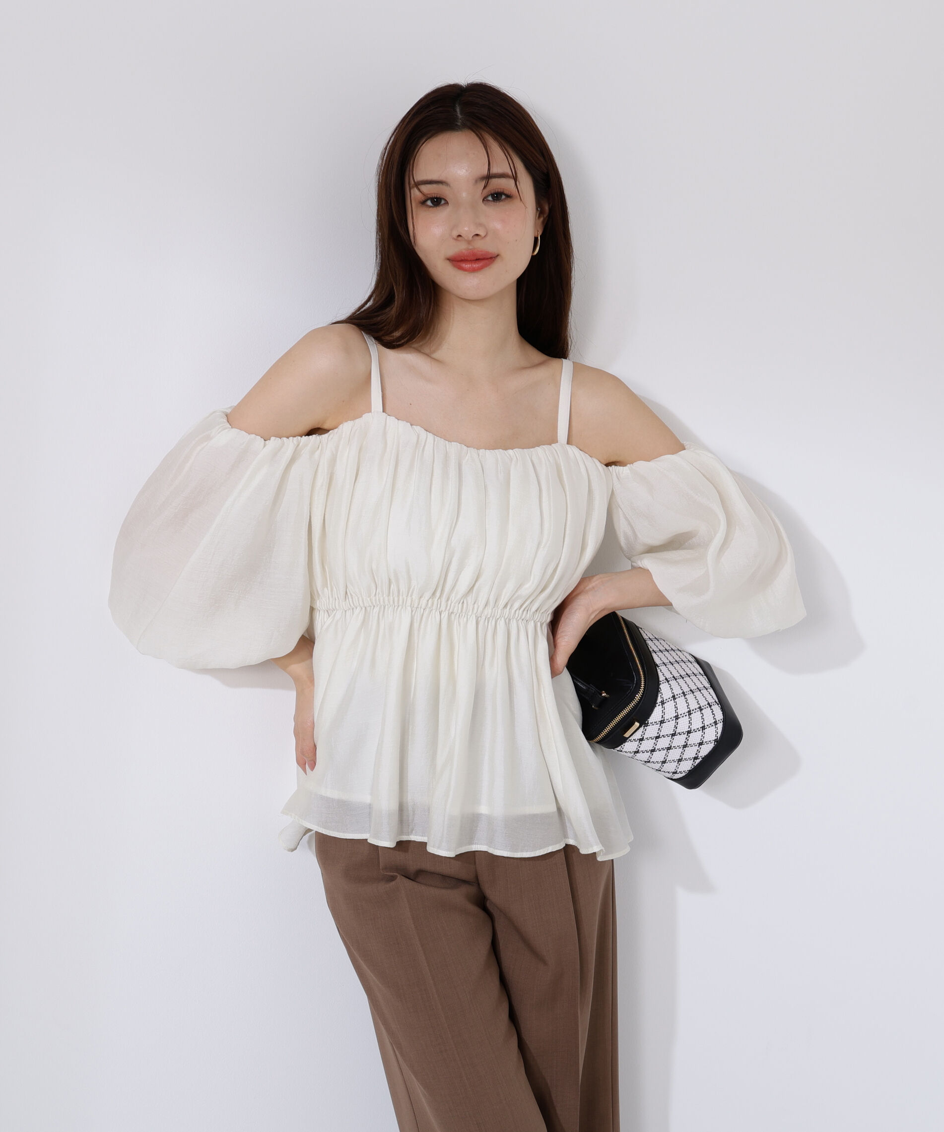 PROPORTION BODY DRESSING「シャーリングオフショルブラウス」|シャツ・ブラウス|エクリュ1