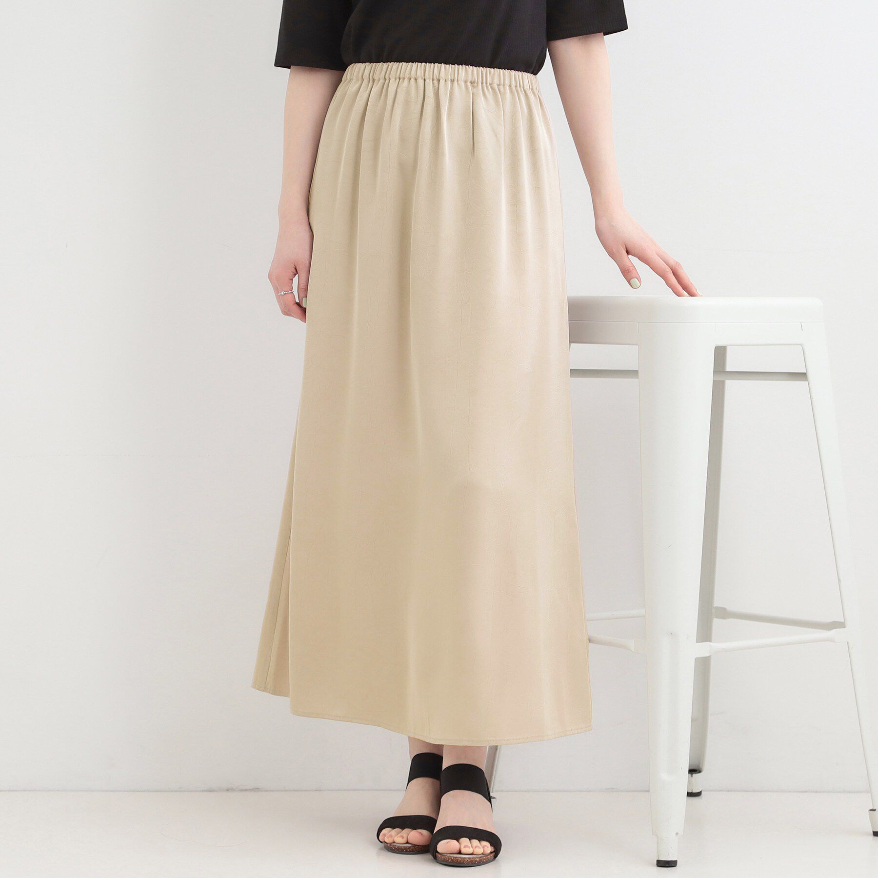 SHOO･LA･RUE「【洗濯機可】大人に嬉しい　上品サテンマーメイドスカート」|スカート|ベージュ(052)