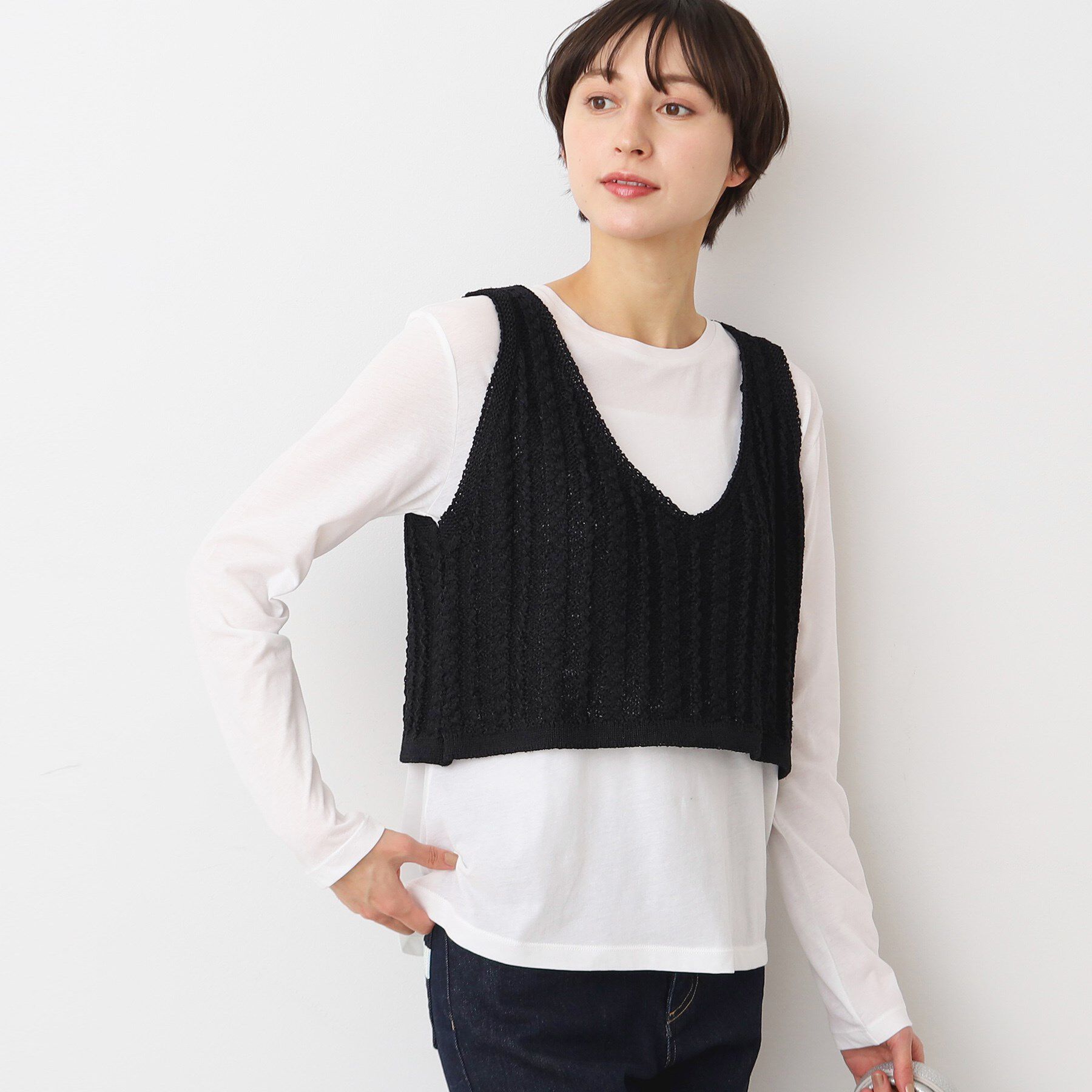Dessin「【洗える】クロップド丈Vネックニットベスト」|ベスト・ジレ|ブラック(019)