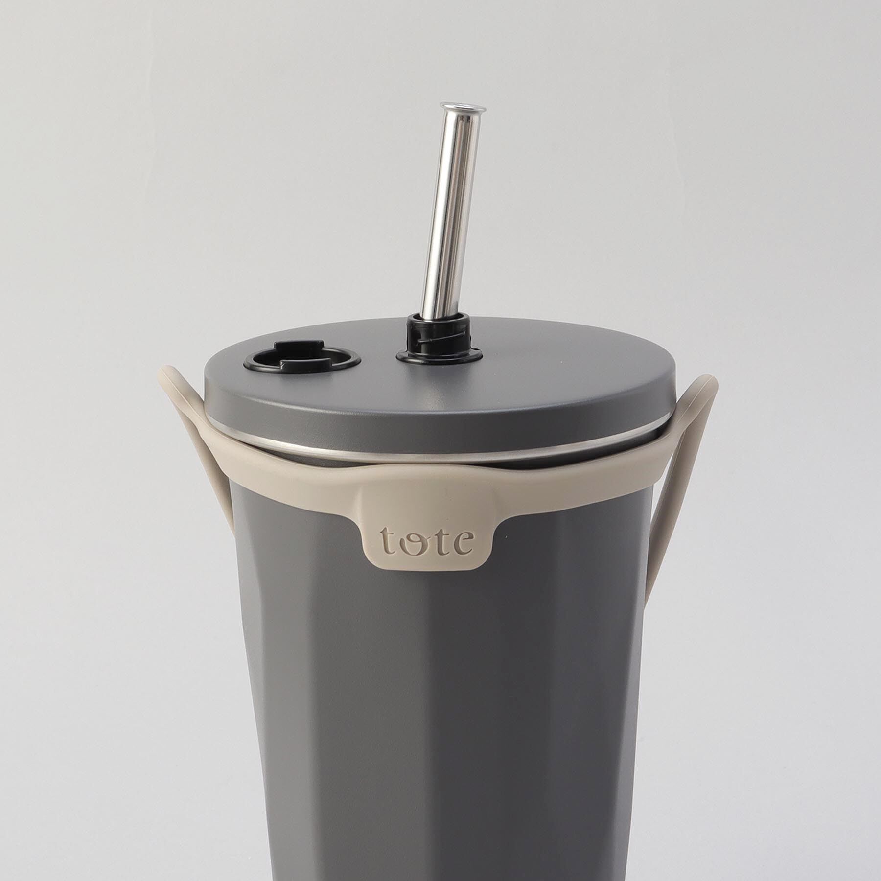 212 KITCHEN STORE「ストロー付2wayタンブラー570ml チャコール」|食器・キッチングッズ|