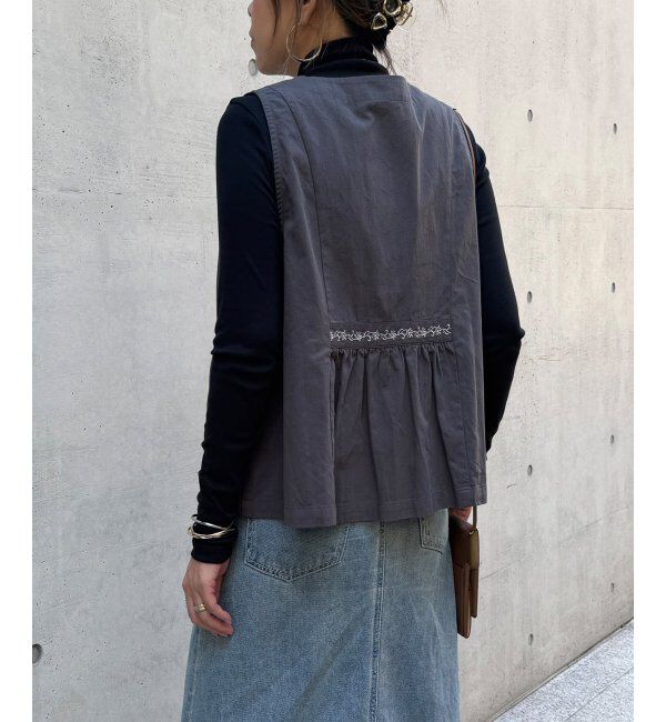 Lbc with Life「エクリュ パッカリング深Vベスト」|ダウンベスト・ベスト|