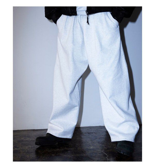 BEAMS「ワイドストレート ウィンドストップ スウェットパンツ」|チノ|ASH_GREY