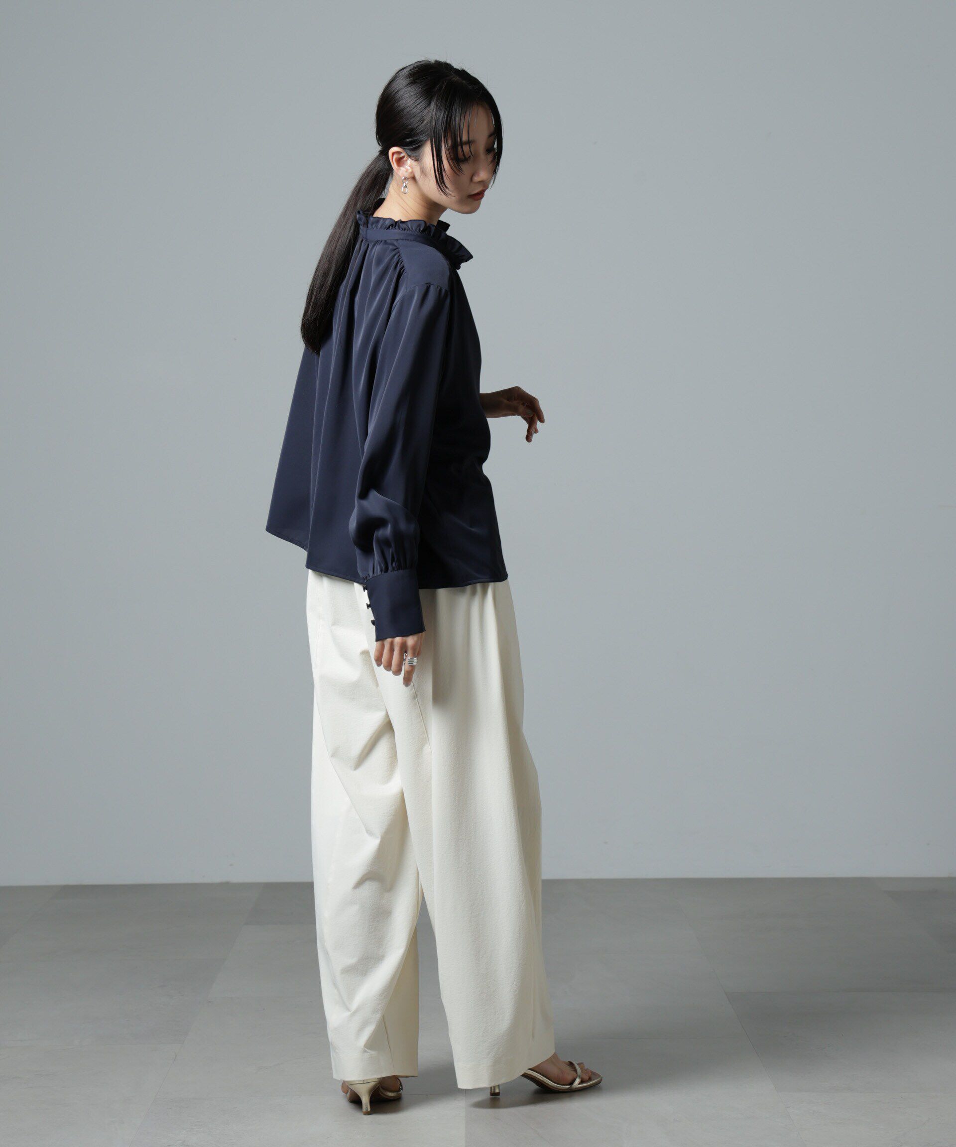 nano･universe「2wayスタンドカラーギャザーブラウス」|シャツ・ブラウス|