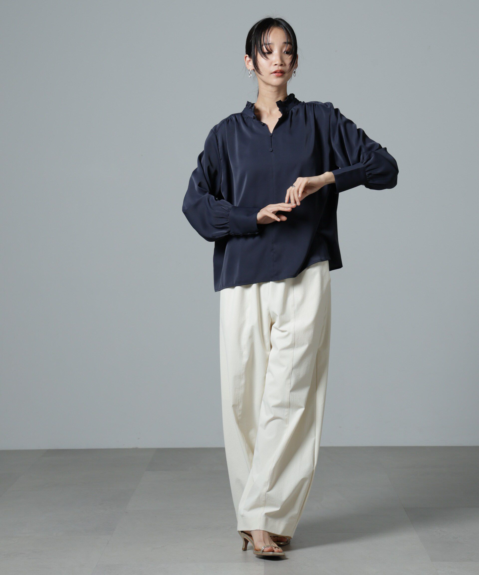 nano･universe「2wayスタンドカラーギャザーブラウス」|シャツ・ブラウス|