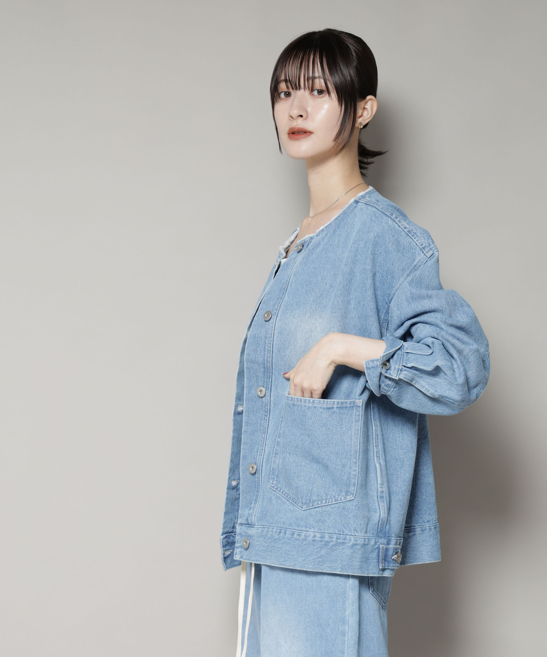 nano･universe「ノーカラーデニムジャケット」|テーラードジャケット|