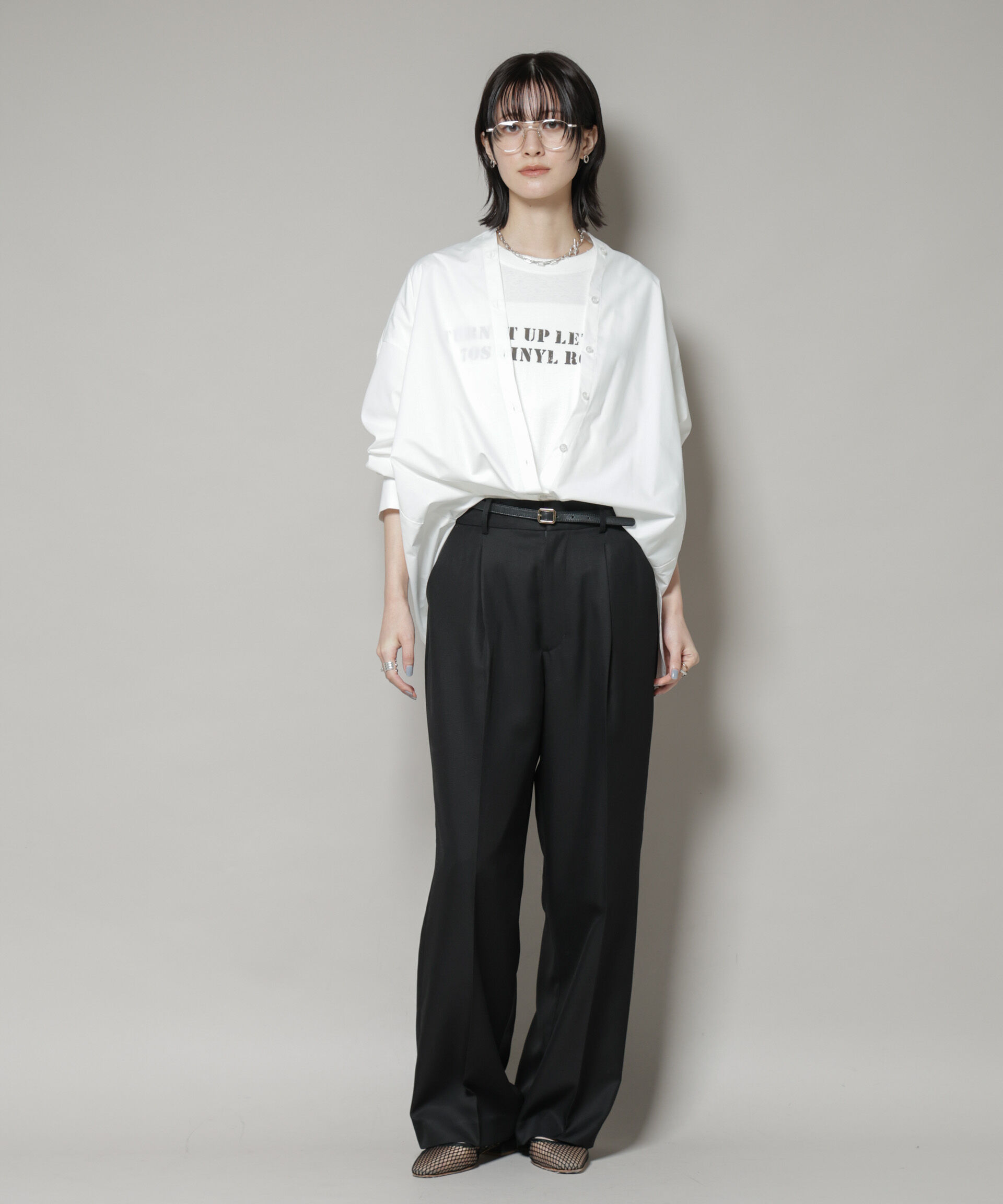 nano･universe「サイドタブセンタープレスセミワイドパンツ」|チノ|