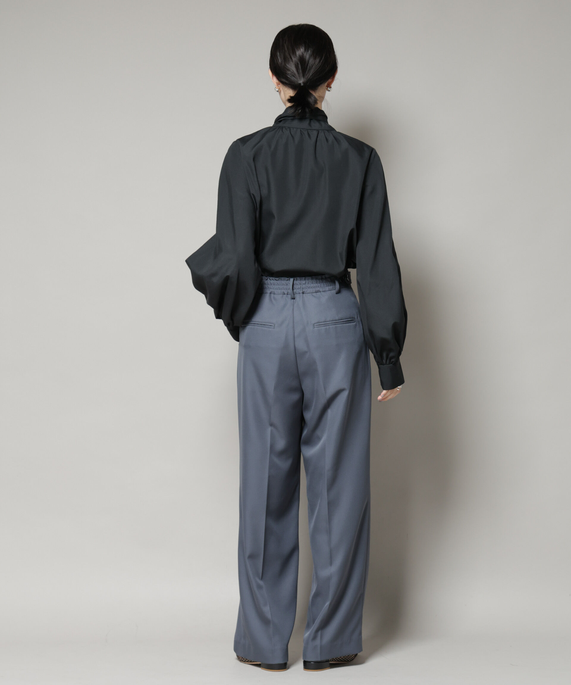 nano･universe「サイドタブセンタープレスセミワイドパンツ」|チノ|