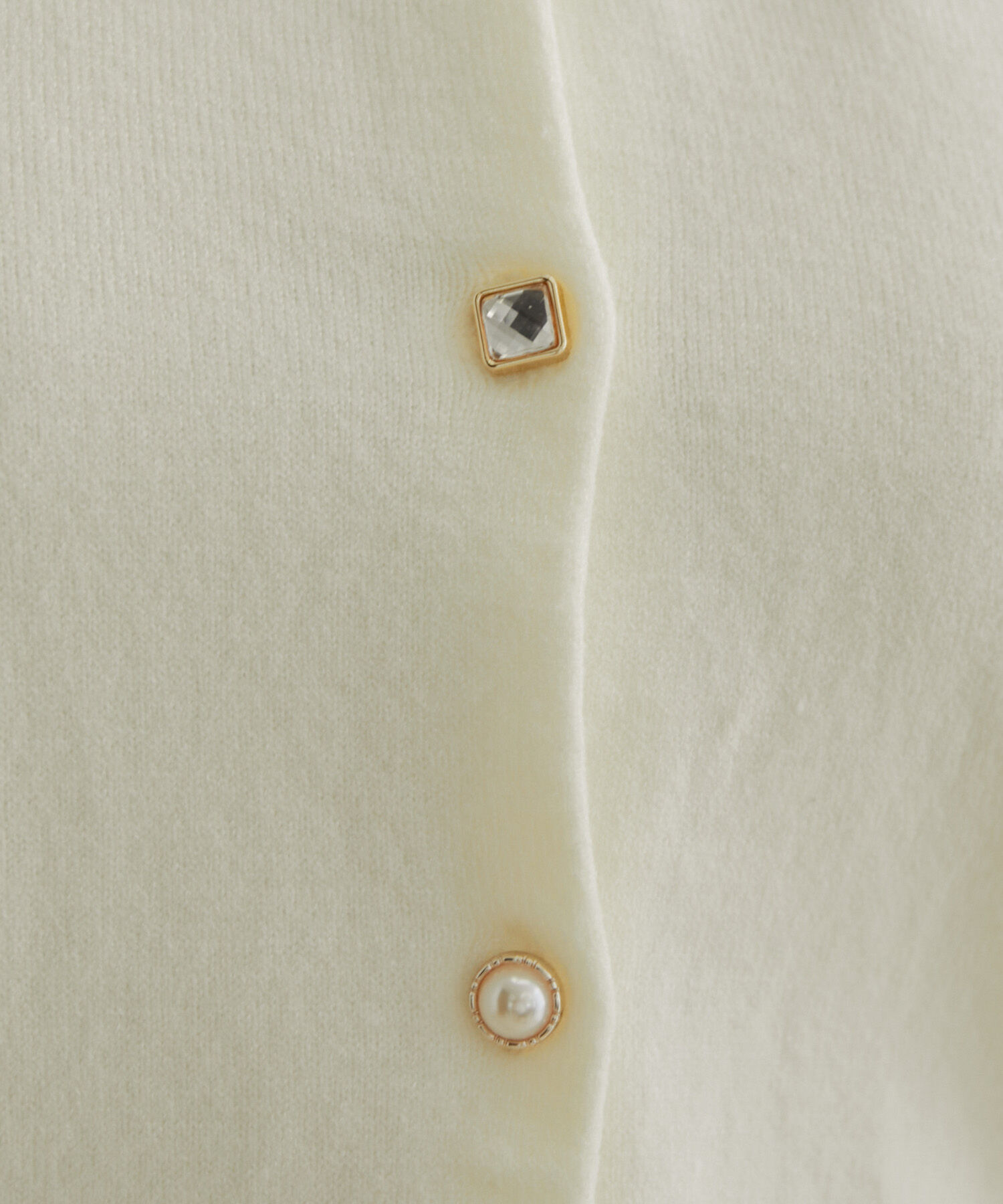 VIS「【洗える・吸湿発熱・静電防止】色々釦クルーネックカーディガン【ECO THERMO WALKER(R)】」|カーディガン|