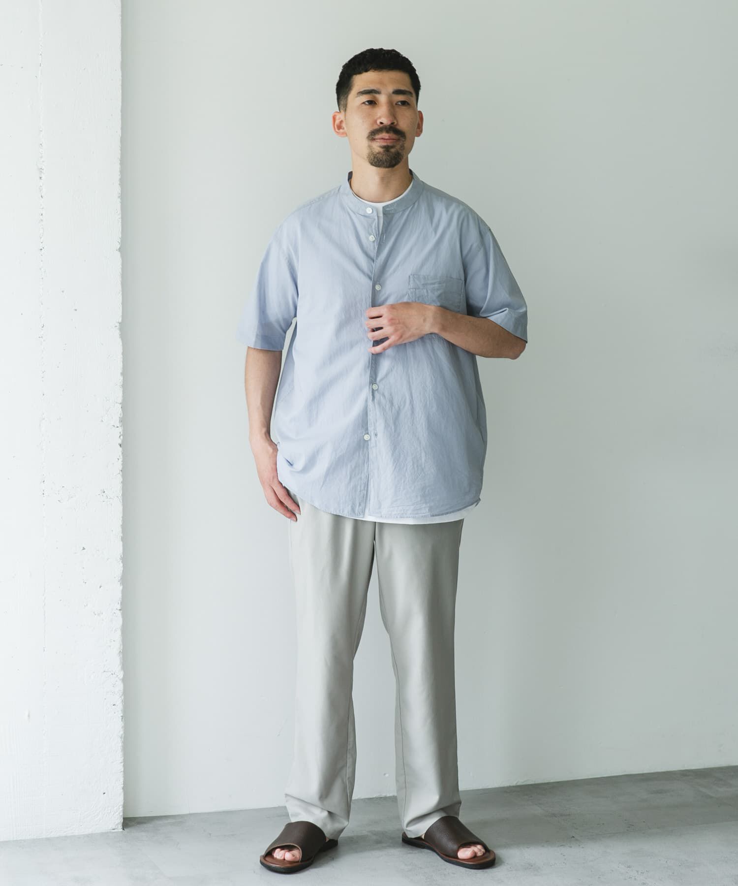 URBAN RESEARCH DOORS「玉虫シャンブレー バンドカラーシャツ」|シャツ・ブラウス|