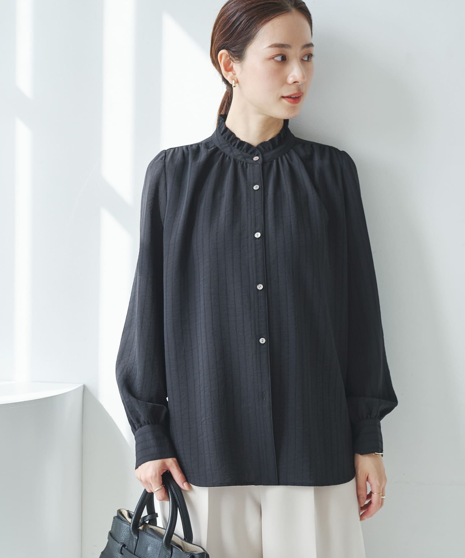 URBAN RESEARCH「ドビーストライプフリルブラウス」|シャツ・ブラウス|ブラック