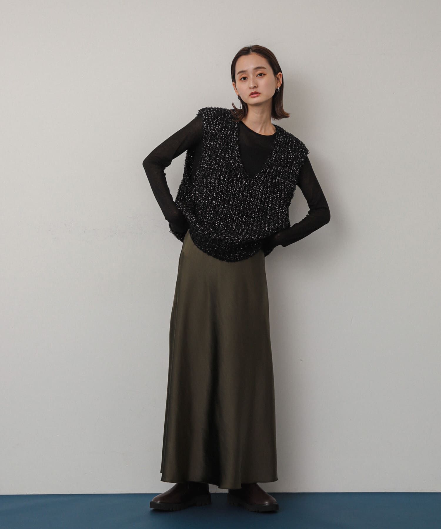 SENSE OF PLACE by URBAN RESEARCH「『WEB/一部店舗限定サイズ』ナローサテンスカート」|スカート|