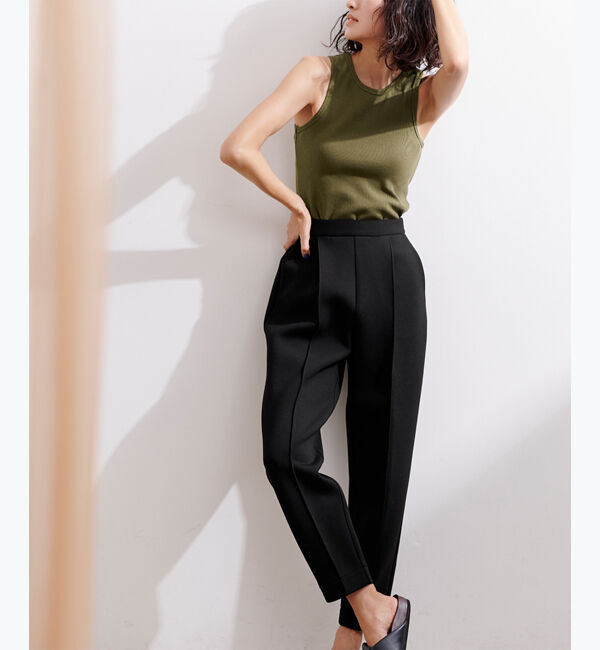 ur's「【井川沙耶香さんコラボアイテム】ダンボールコクーンパンツ」|スラックス|