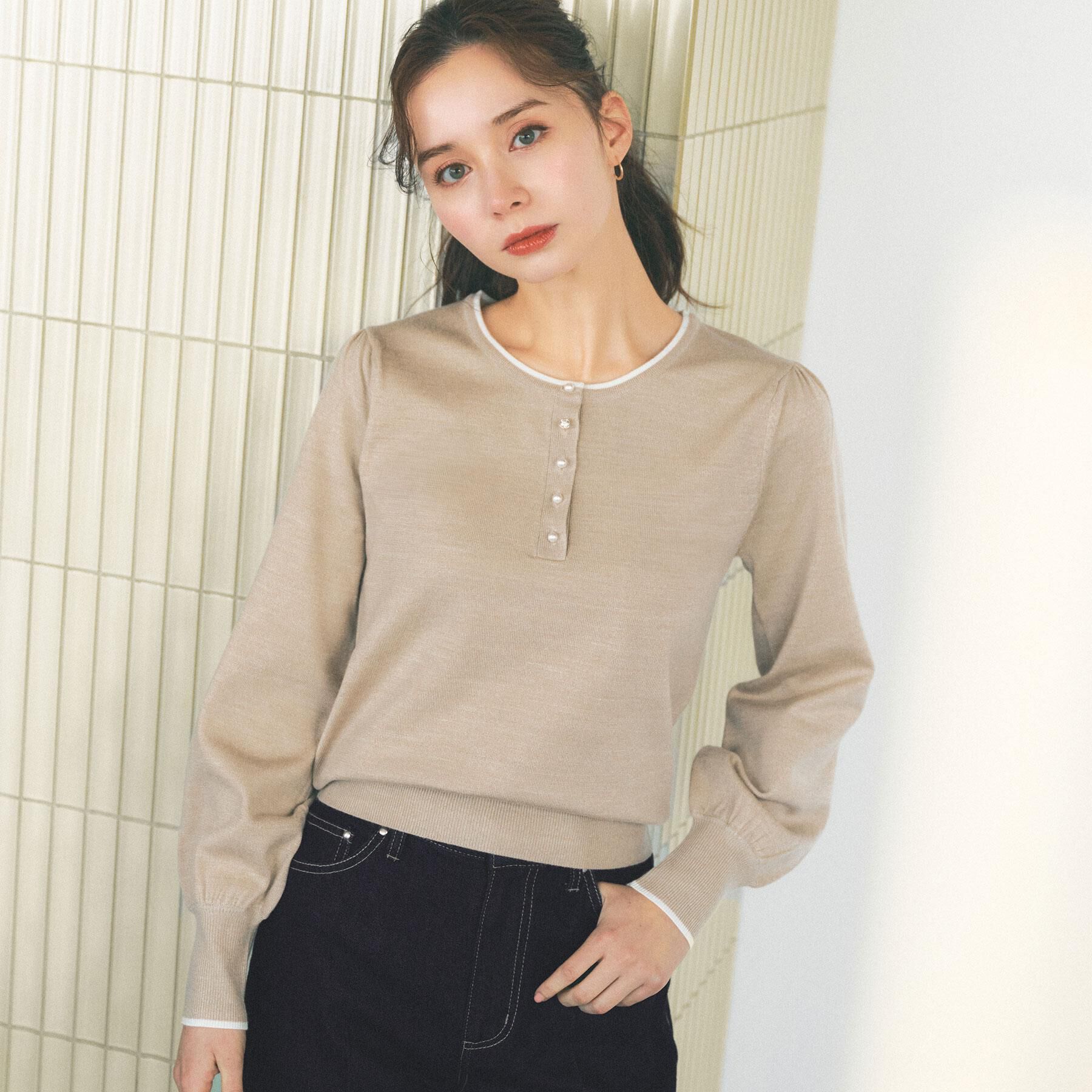 index「ビジューボタンヘンリーネックニット【洗濯機OK】」|ニット・セーター|