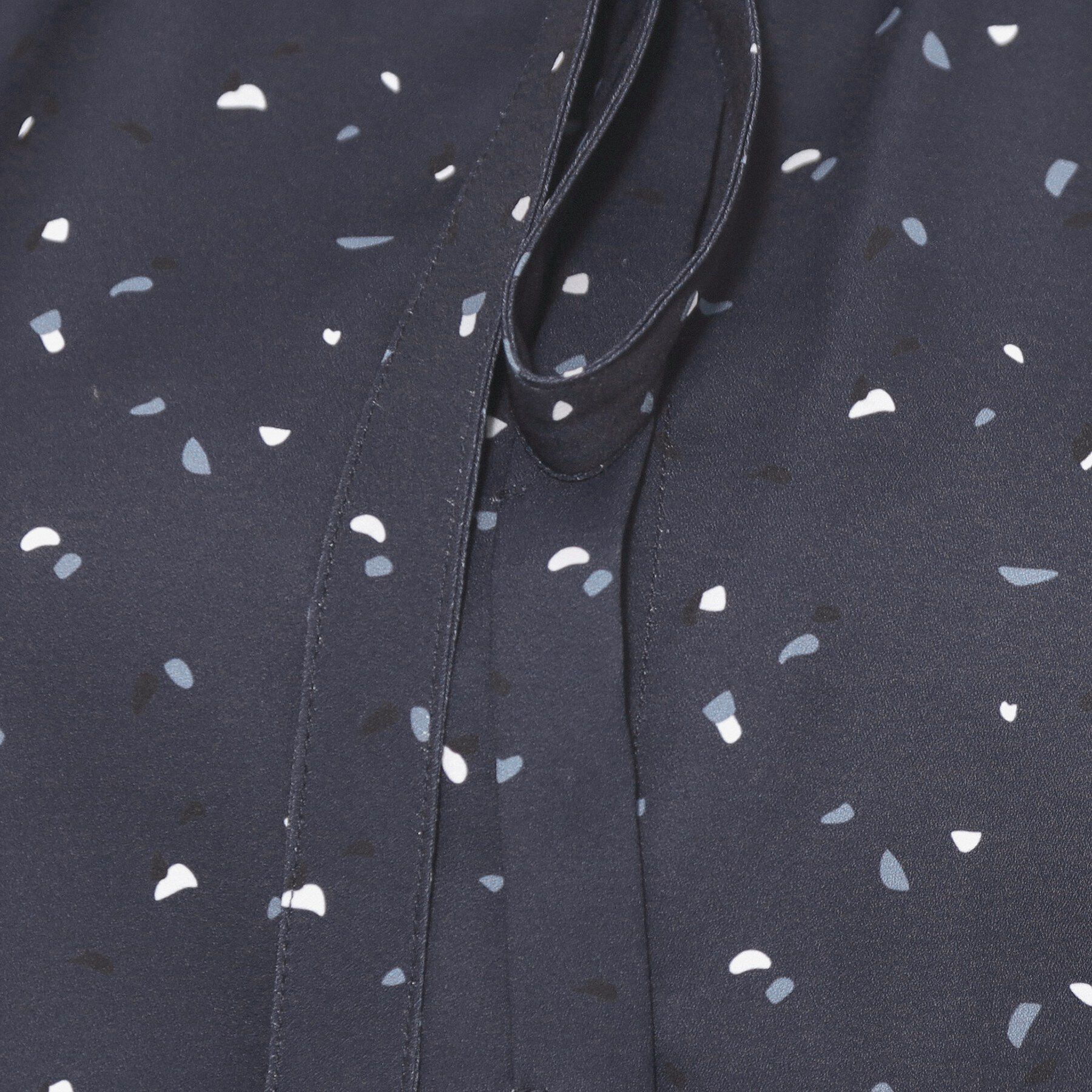 index「フェイクパールピンボウタイブラウス【洗濯機OK/イージーアイロン/ストレッチ】《XS-LL》」|シャツ・ブラウス|