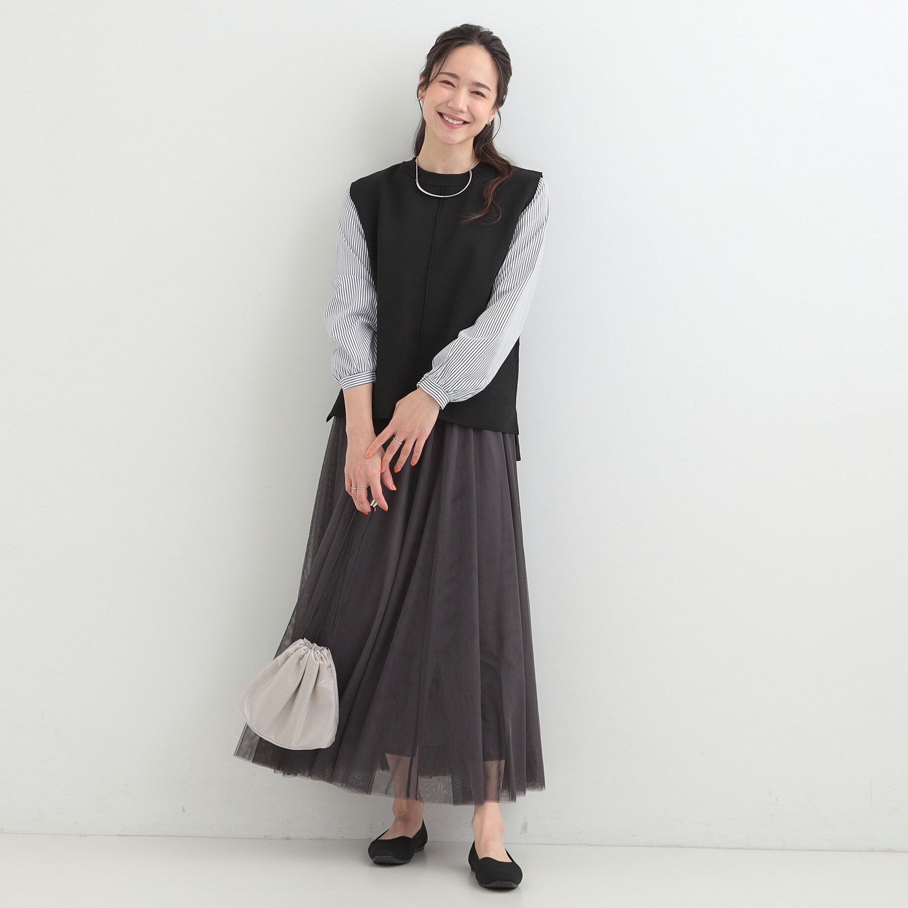 SHOO･LA･RUE「【洗濯機可/2点セット/S-LL】着回し自在 きれい見え ニットベスト＋ブラウス」|ニット・セーター|